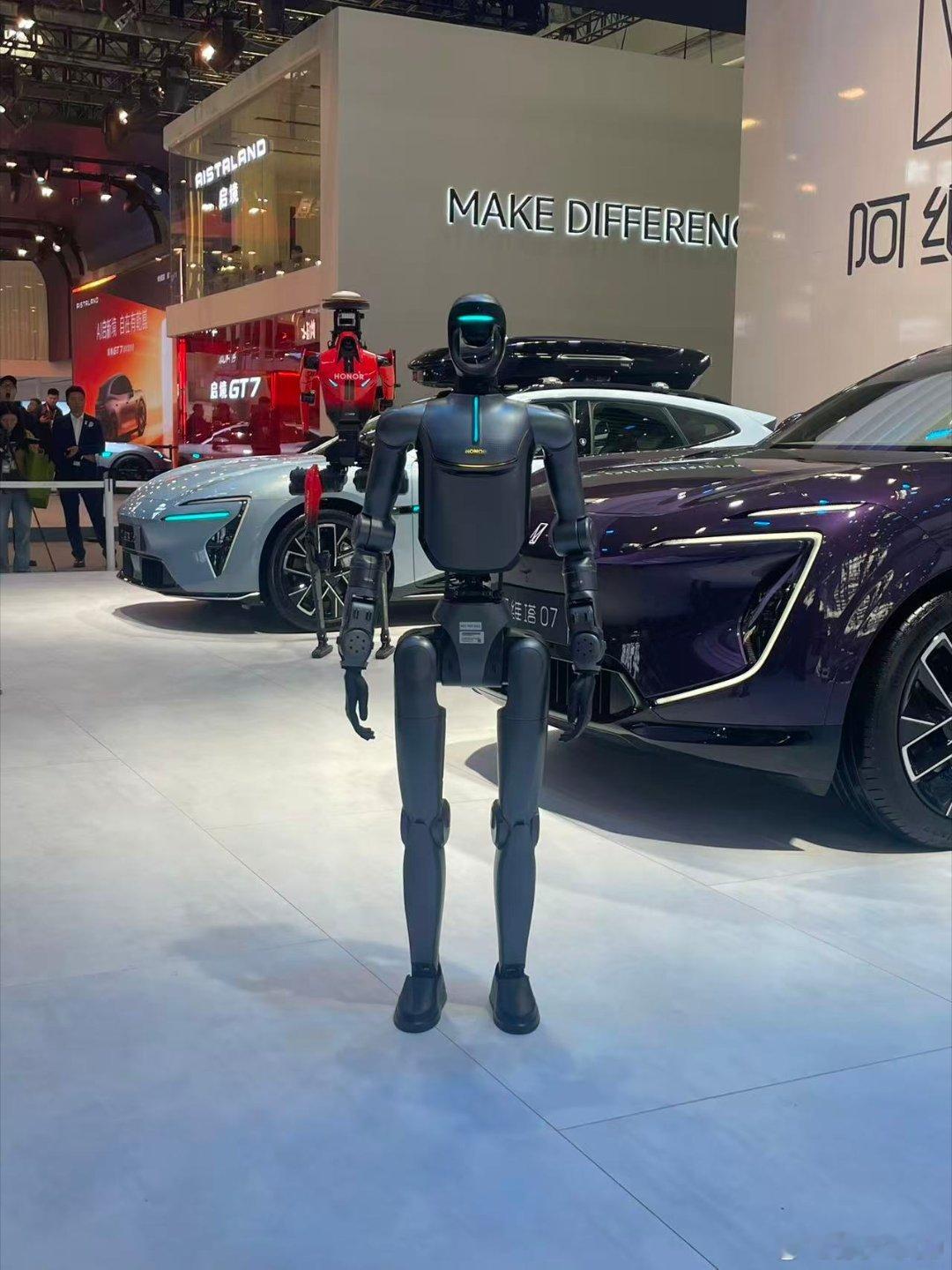 阿维塔也是品牌五周年， 全系车型都来了，概念车VISION XPECTRA亚洲首