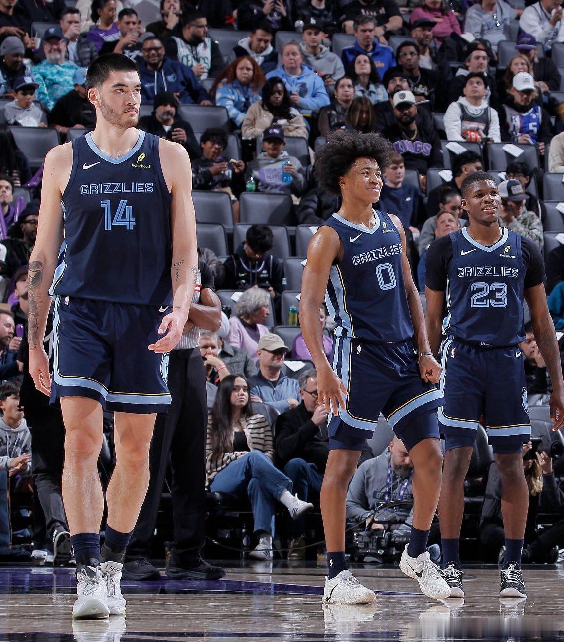 灰熊将考沃德和伊迪视为球队未来建队基石。莫兰特灰熊爵士交易nba