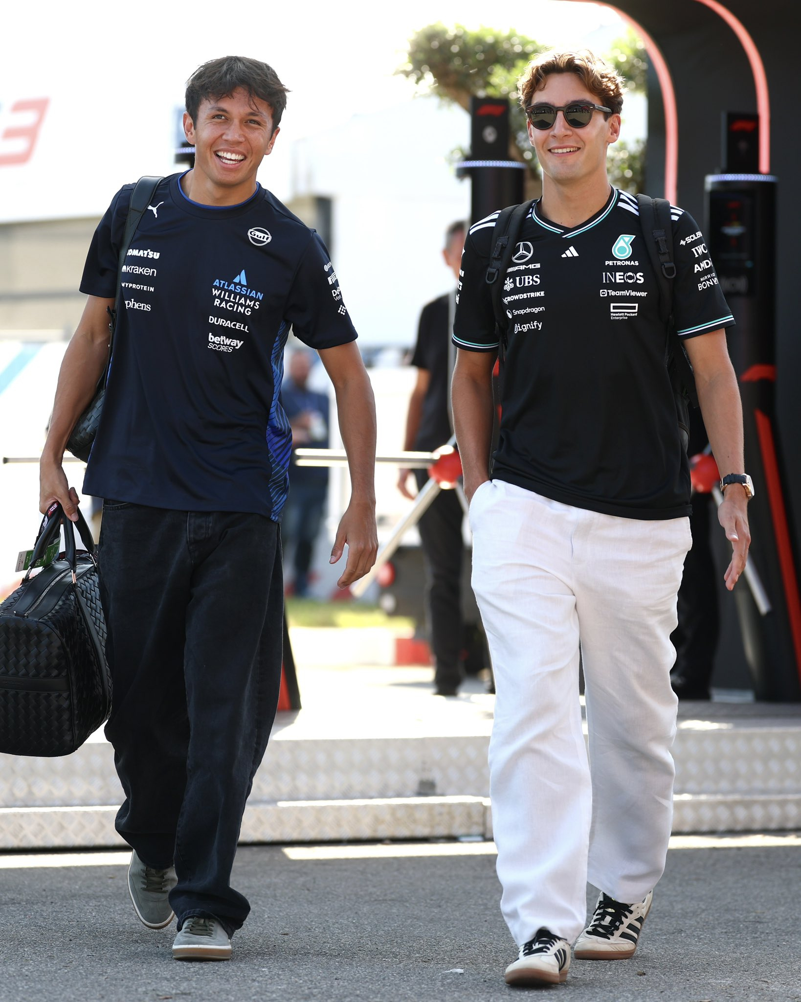 今天拉塞尔和阿尔本一起走进围场上班~F12025F1意大利大奖赛 ​​​