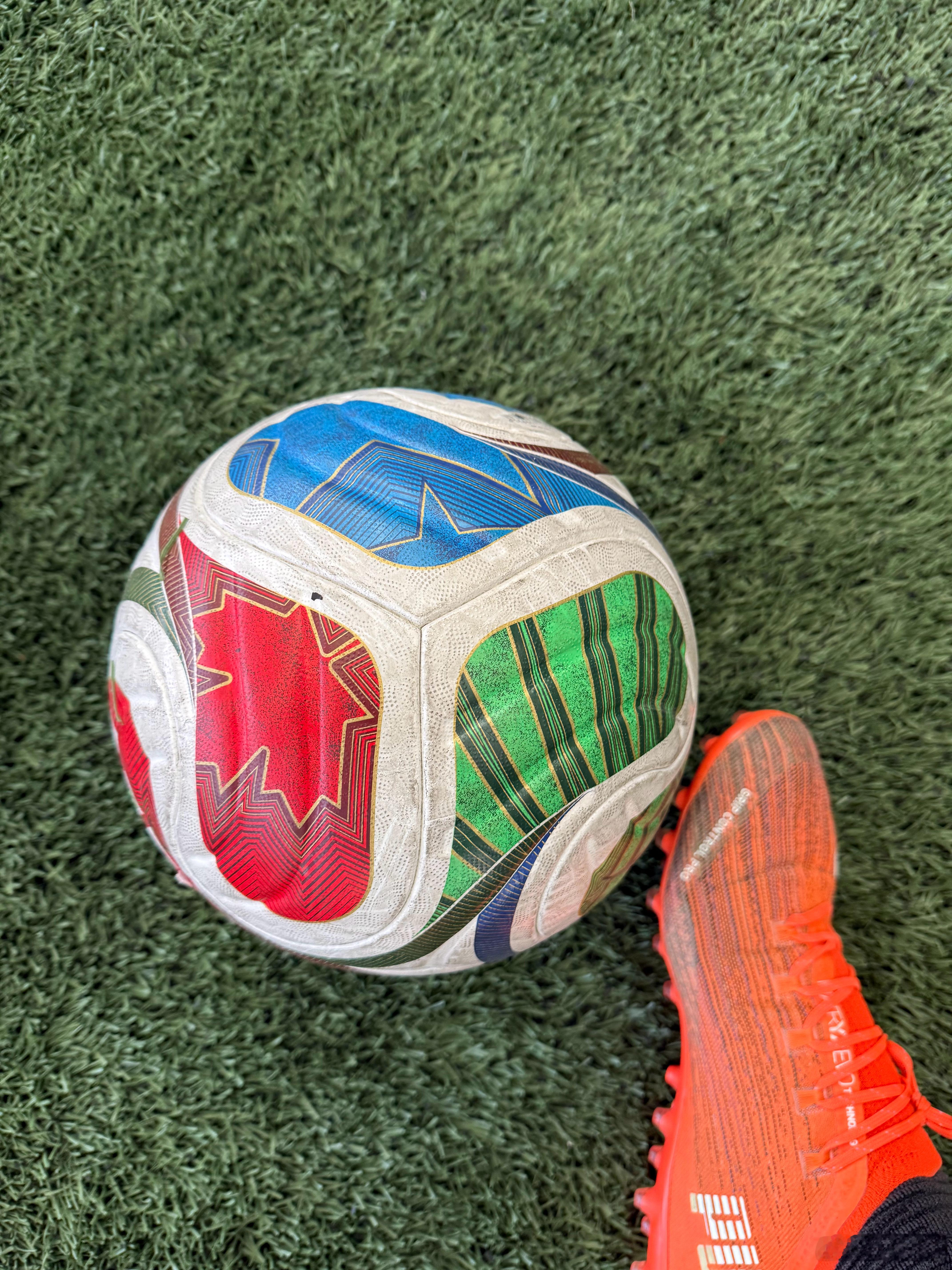 昨天看了57岁的最后一场以及58岁的第一场球，中国队的胜利是最美好的礼物。今天，