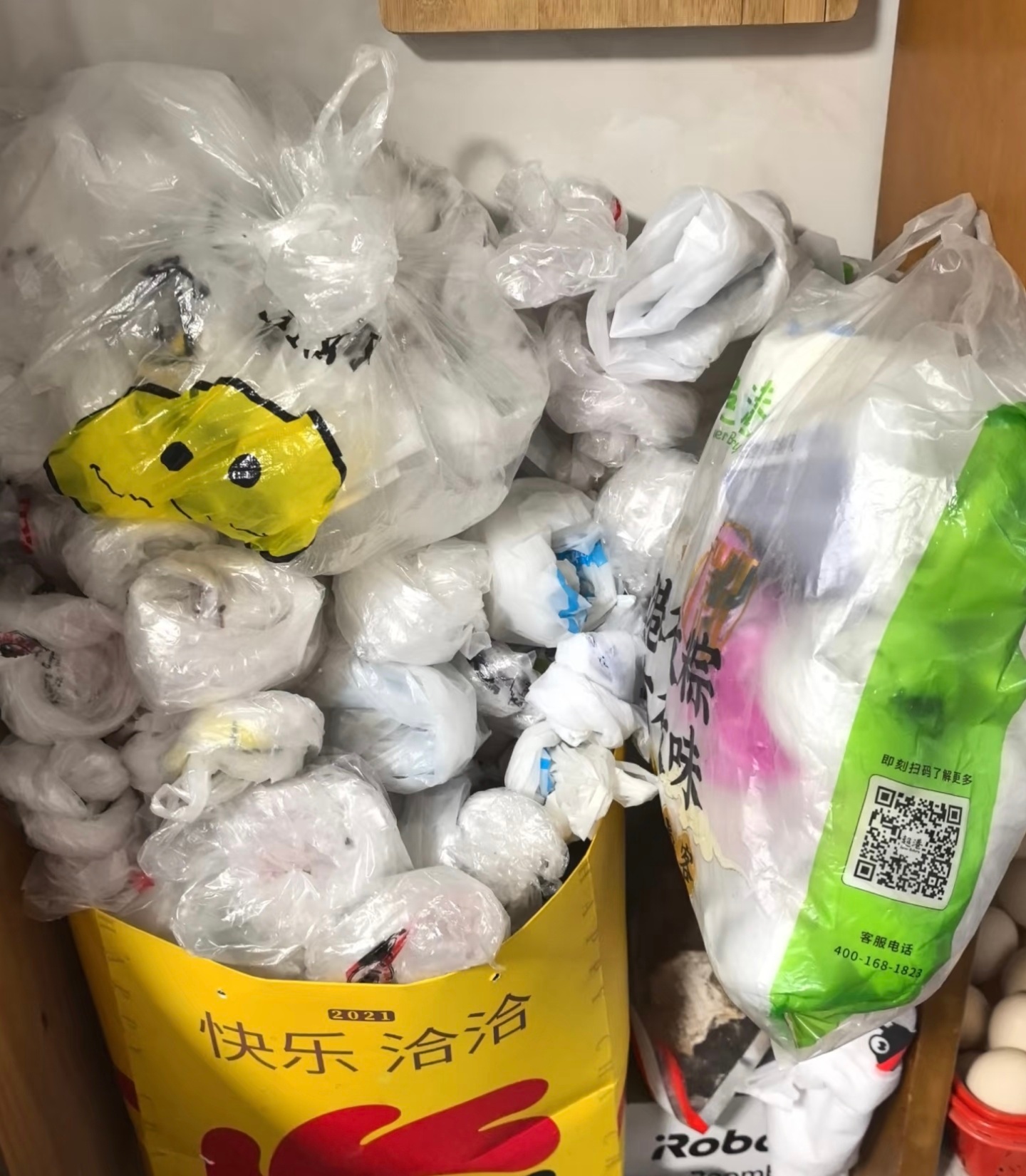 别的都好说，攒的塑料袋是不可能丢掉的闲置品丢弃定律