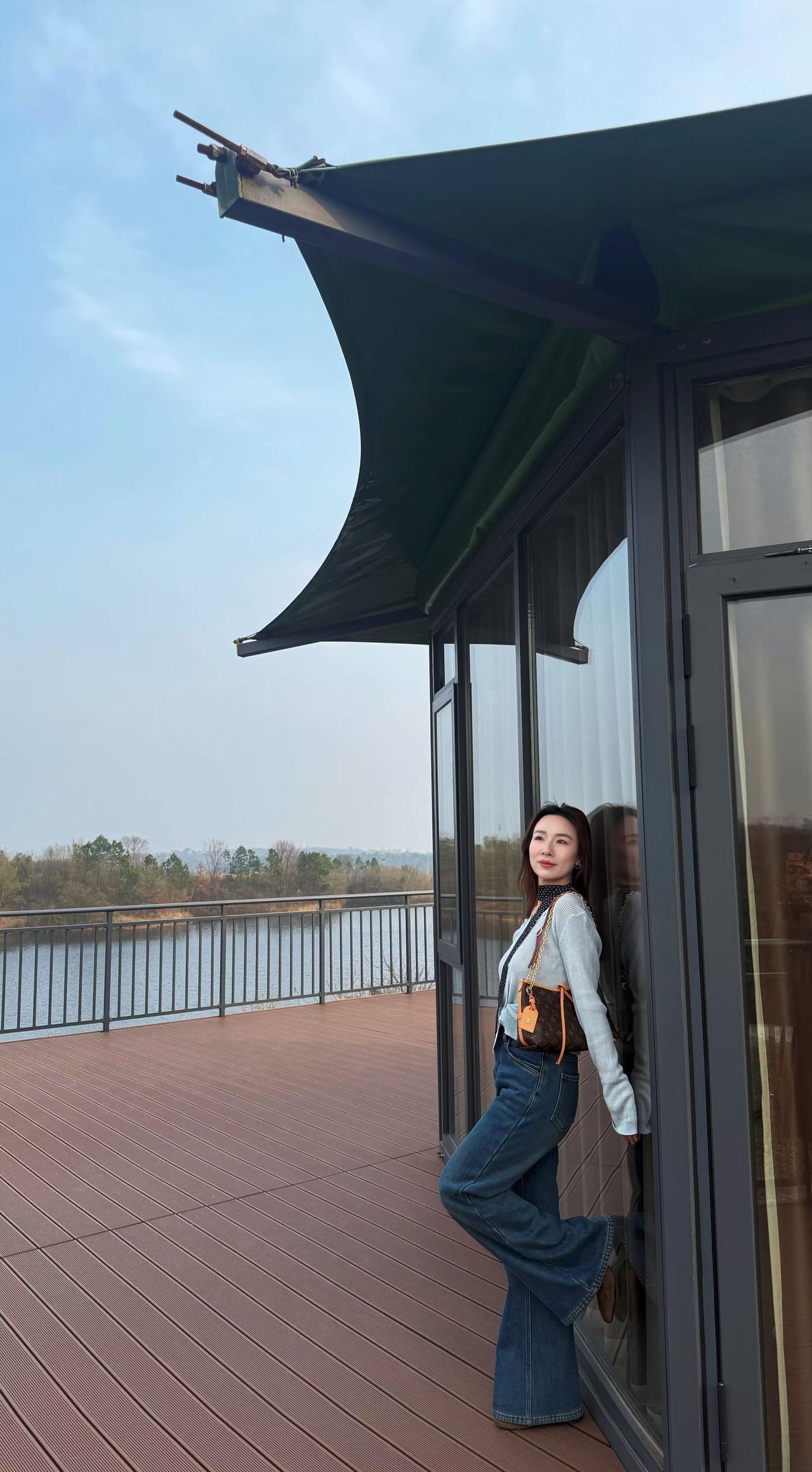 分享我这周有趣的事：明知夕阳留不住，却将心事赋黄昏，若如再回初见时，只看黄昏不看