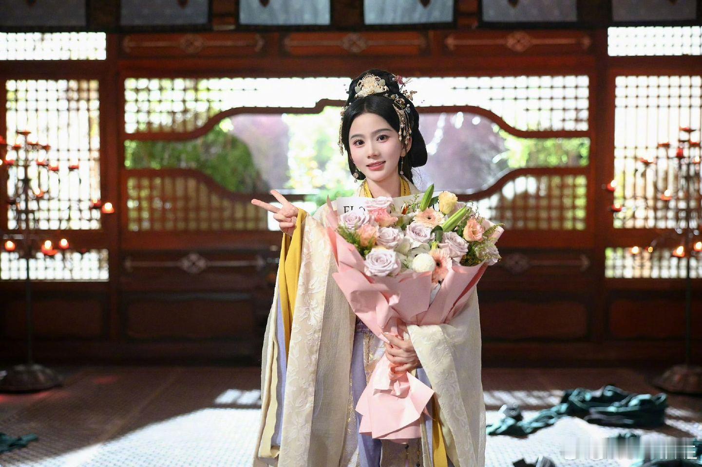 马秋元一边开机一边杀青 营业速度绝了！马秋元《雀骨》杀青同步《金吾不禁》开机，双