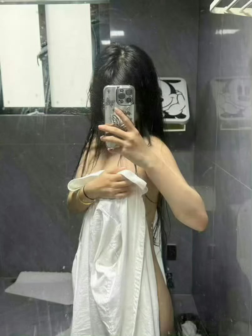 私底下薯条冰激凌都来的 
