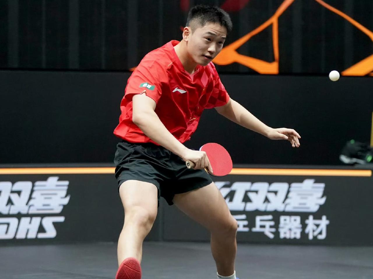 李天阳3比1击败阿里，为国乒取得亚锦赛的开门红！
亚锦赛国乒球员李天阳首个出场，