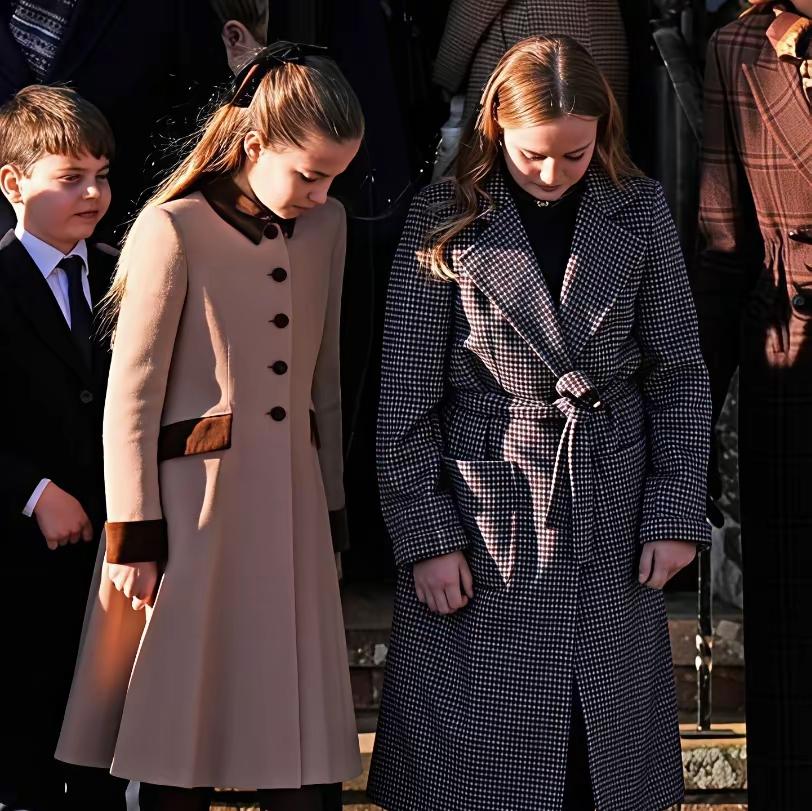 这个女孩，应该是夏洛特的得力助手吧！
她是安妮公主的外孙女，也是威廉表姐的孩子，