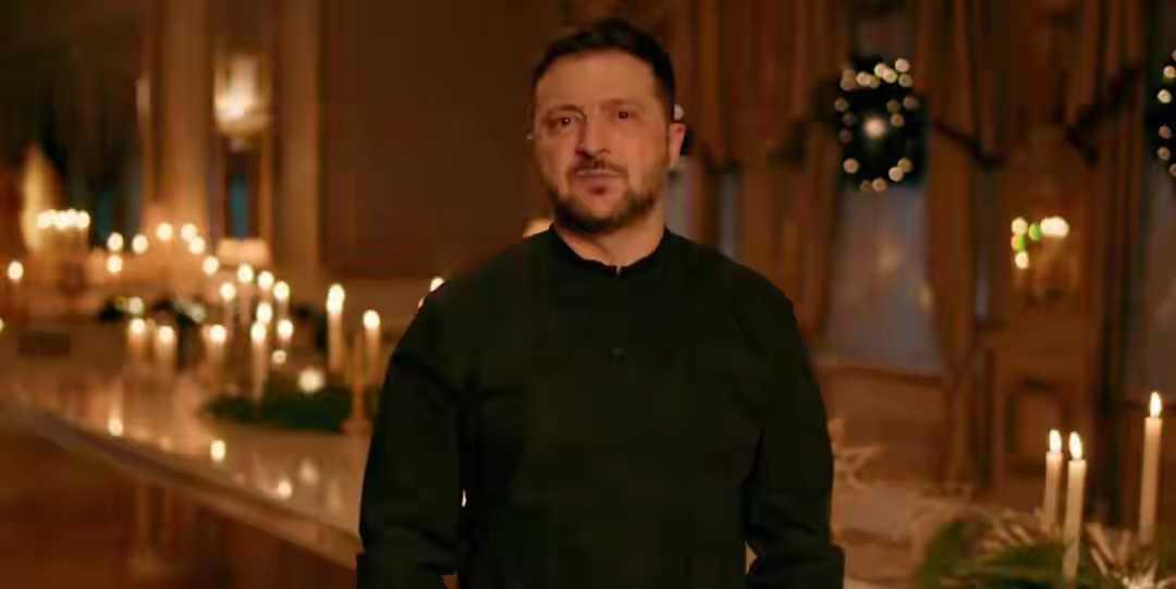 泽连斯基的“圣诞祝福”却变了味，公开诅咒“愿他灭亡”，矛头直指普京！
克宫发言人