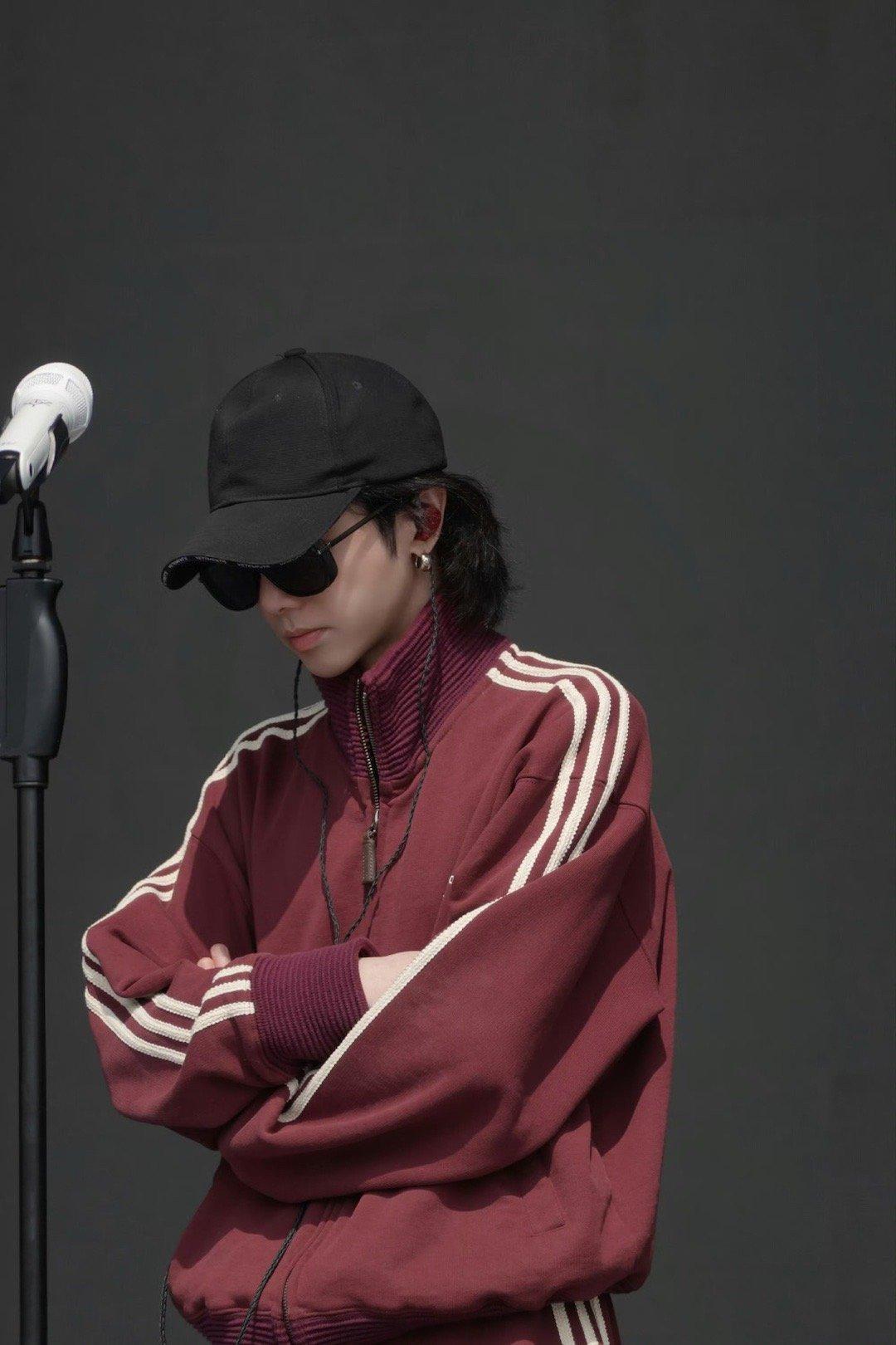 华晨宇自责华晨宇直播哭了华晨宇直播哽咽落泪，十年双向奔赴的温柔太好哭了 