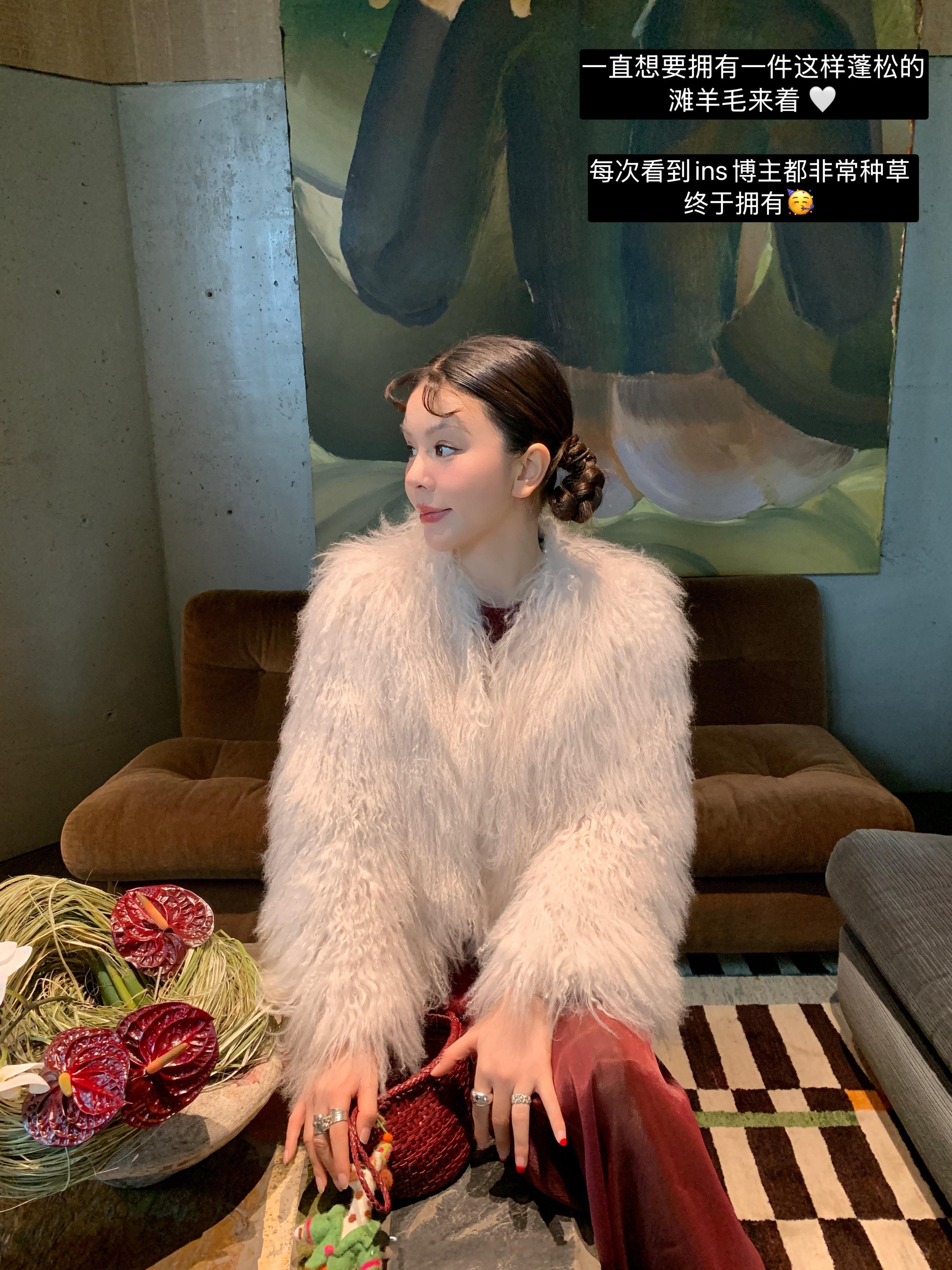🧶✨🧶柔和包裹慵懒针织连衣裙🥀层次拼接的氛围感🥂 