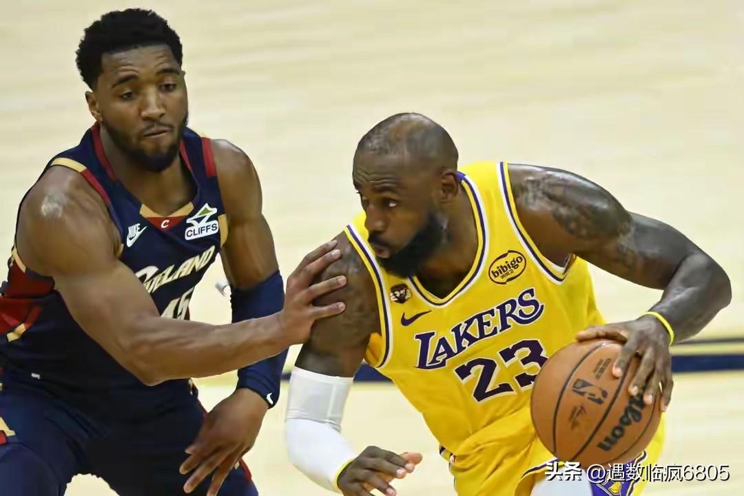 目前NBA“最老三双”前五名，若詹姆斯再打一个赛季，一定会霸屏。

1、詹姆斯：