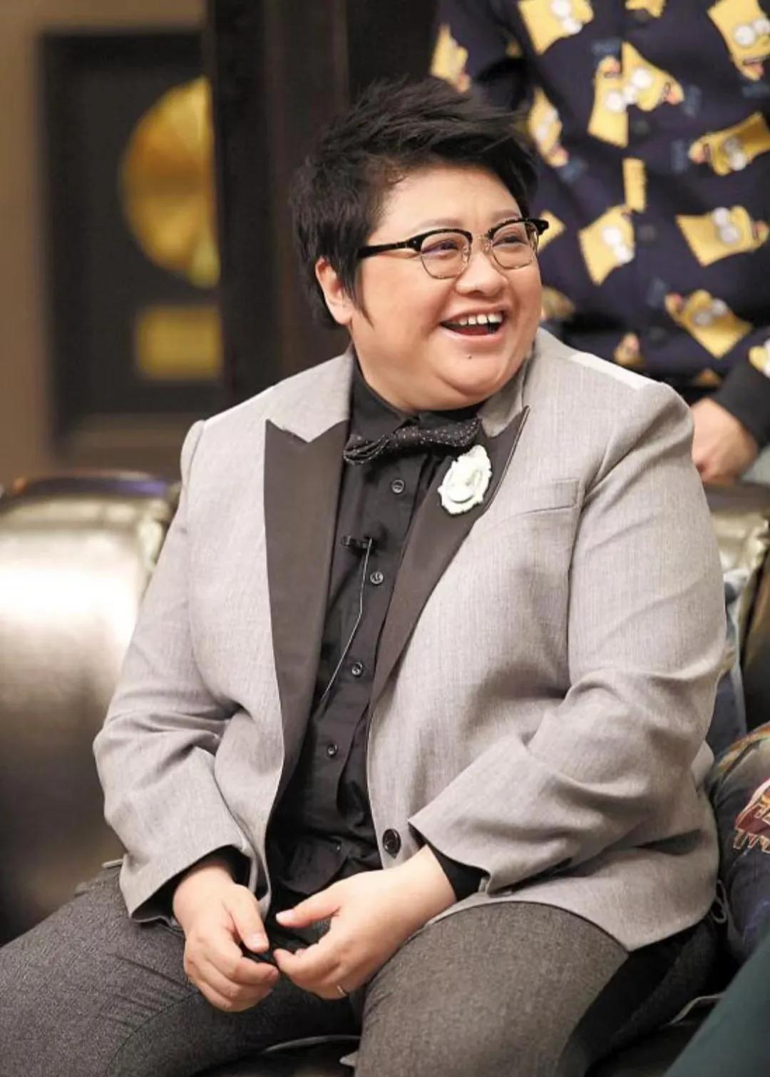 一天，主持人问起韩红的私生活：你有想过要个孩子吗？韩红一脸真诚：我要过啊，但是郝