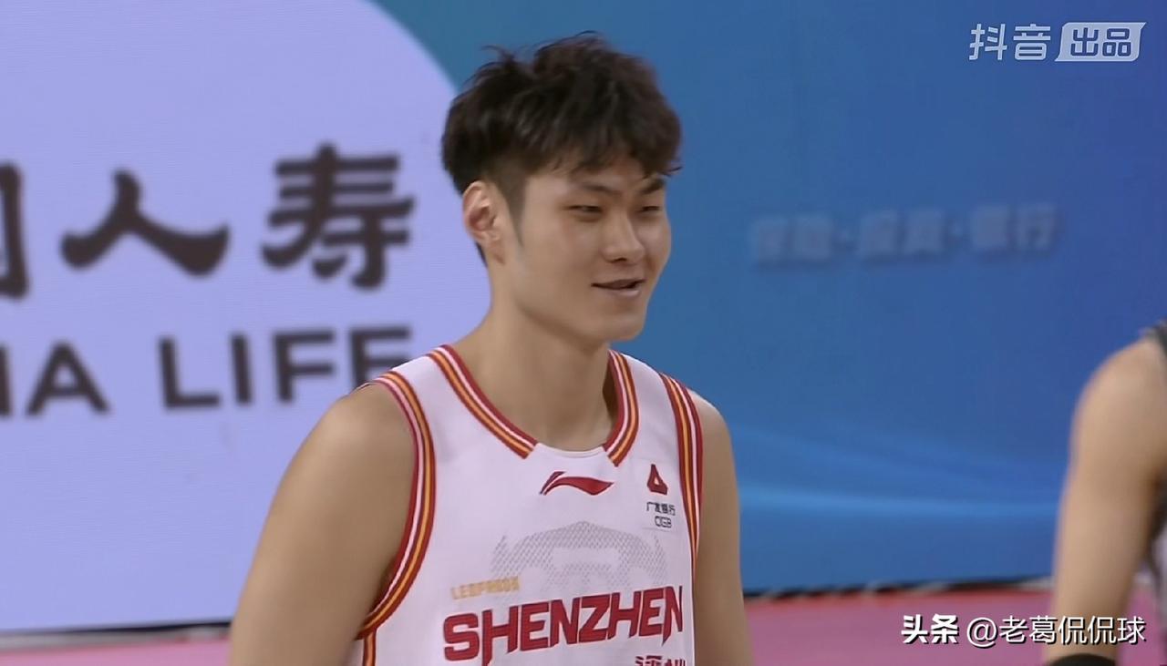深圳马可波罗球星王浩然真是攻防兼备！在今天深圳马可波罗客场以111：86轻取长白