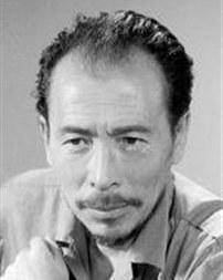 三十年磨一剑的长影老导演：齐兴家用一辈子告诉我们，好片子是熬出来的
 
齐兴家（