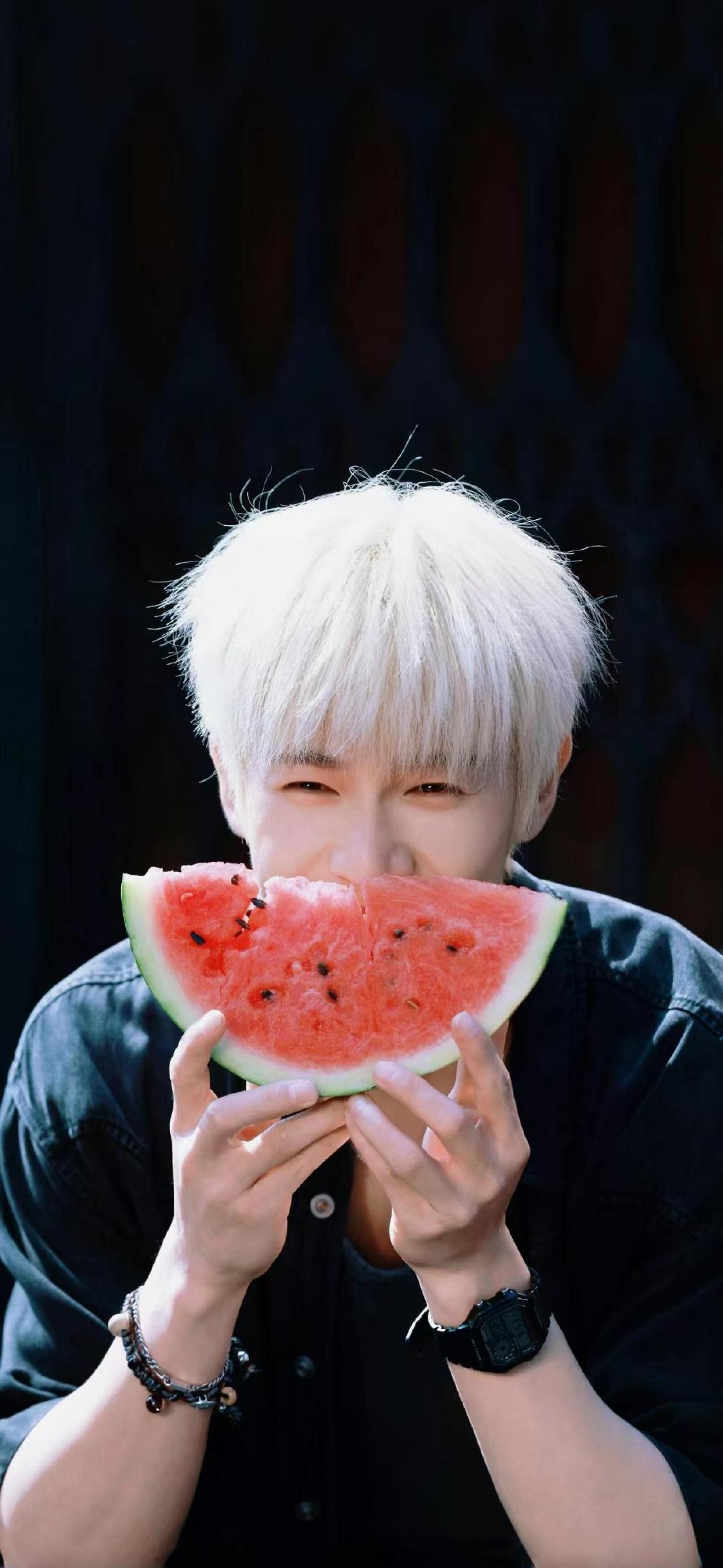 李昀锐29岁生日李昀锐飞船方位零点上线李昀锐飞船方位零点上线，听起来！ ​​​