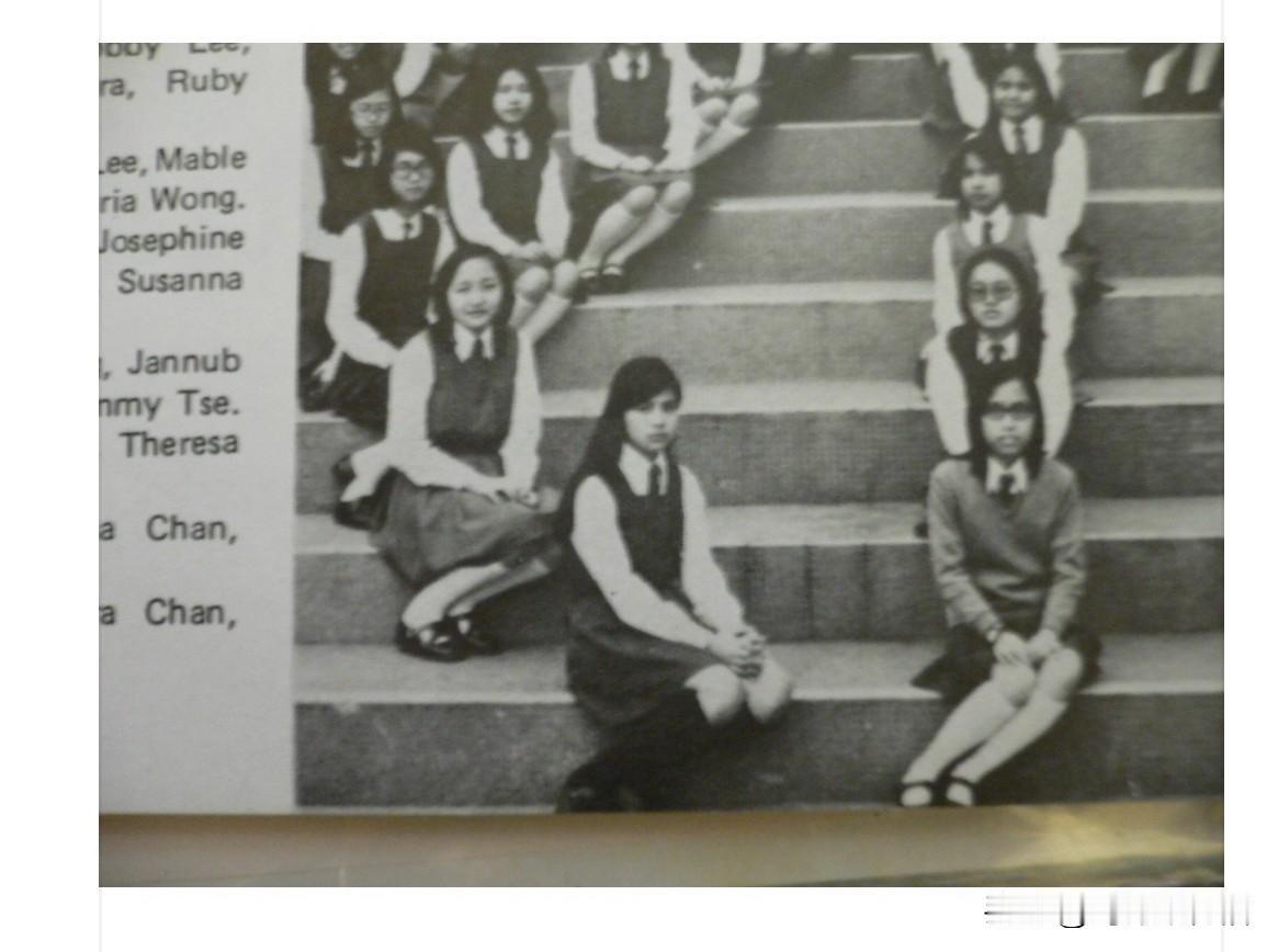 翁美玲少女时代👉时间带走了她，却带不走这帧黑白旧照里的温柔