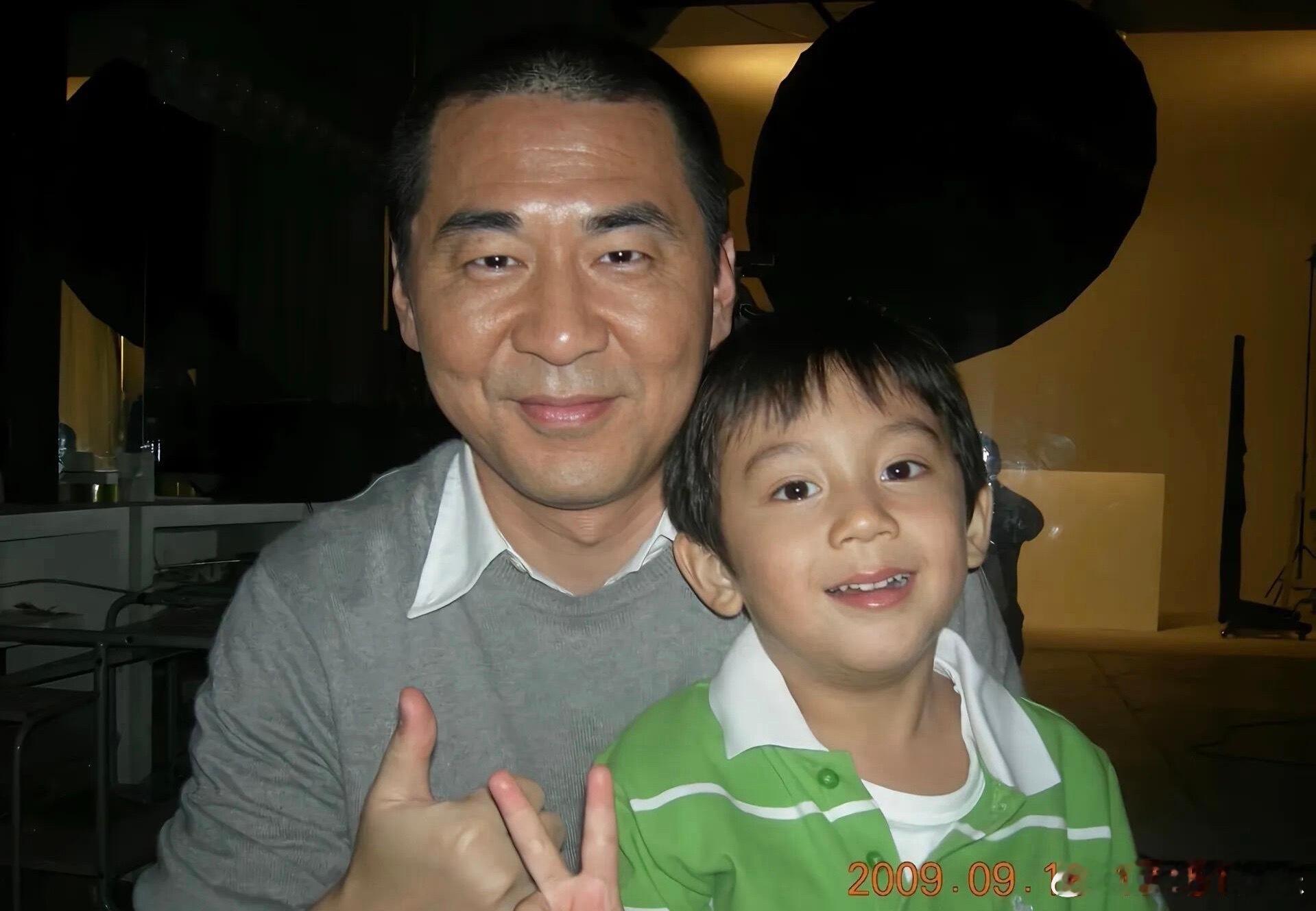 林沐然20 岁 戏龄 19 年半个娱乐圈的人都抱过林沐然林沐然一岁就出道了近日，