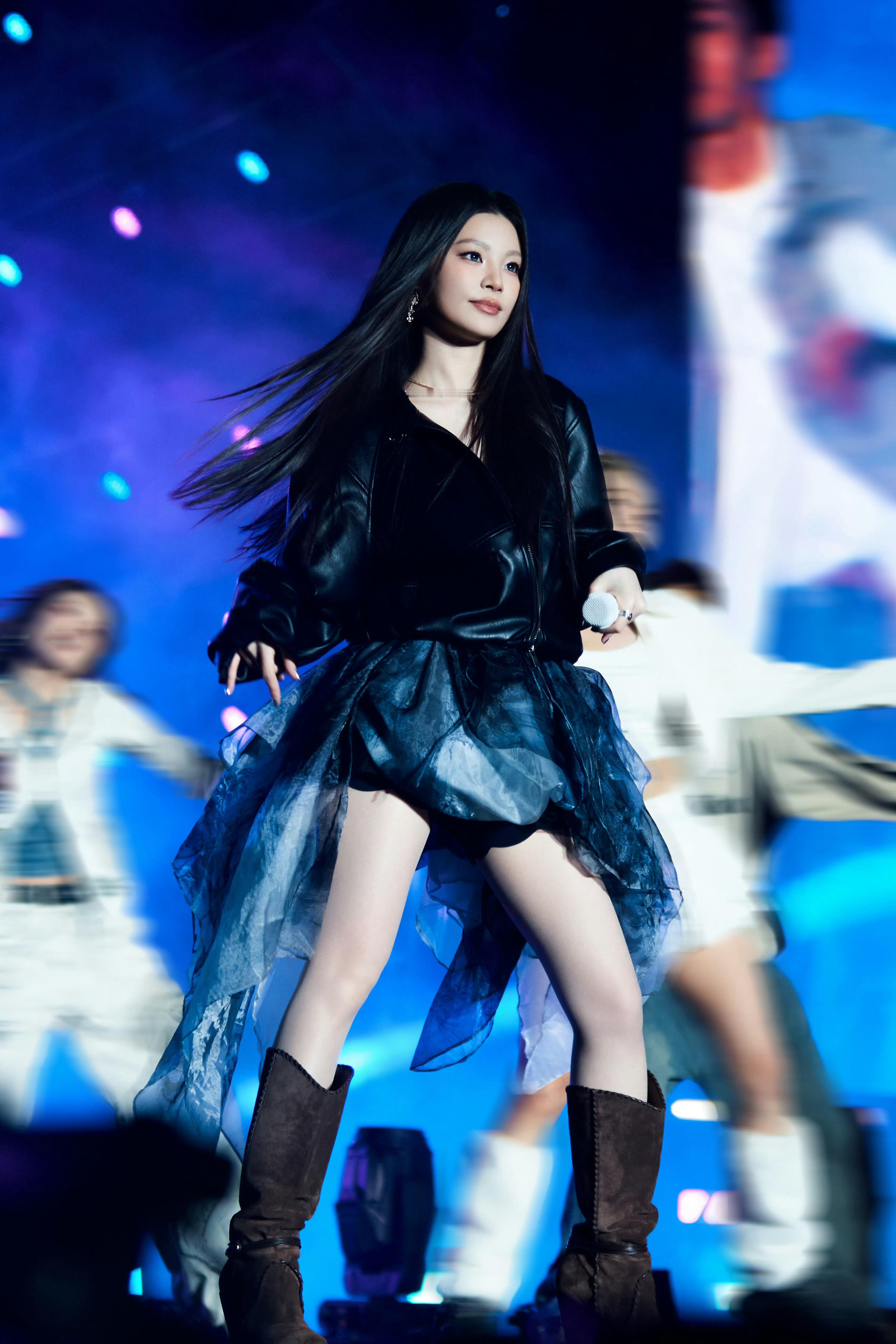 姚晓棠跨年演唱会出图 