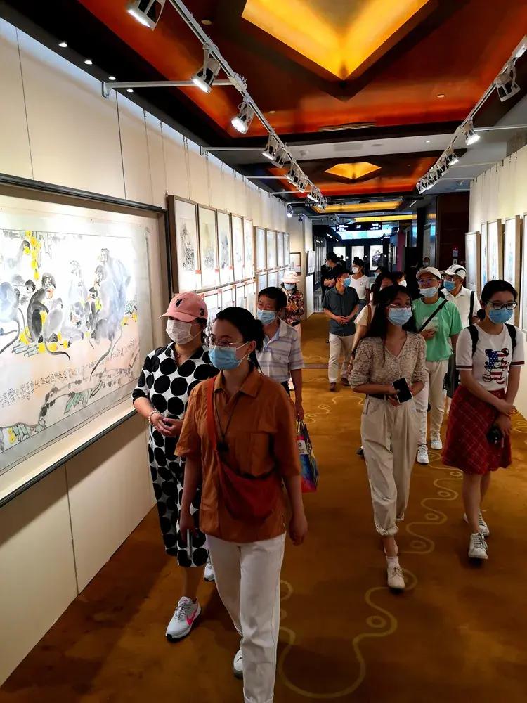 线下展销+全域直播，交易中心单日藏品成交额破千万

2026年，艺术品交易中心正