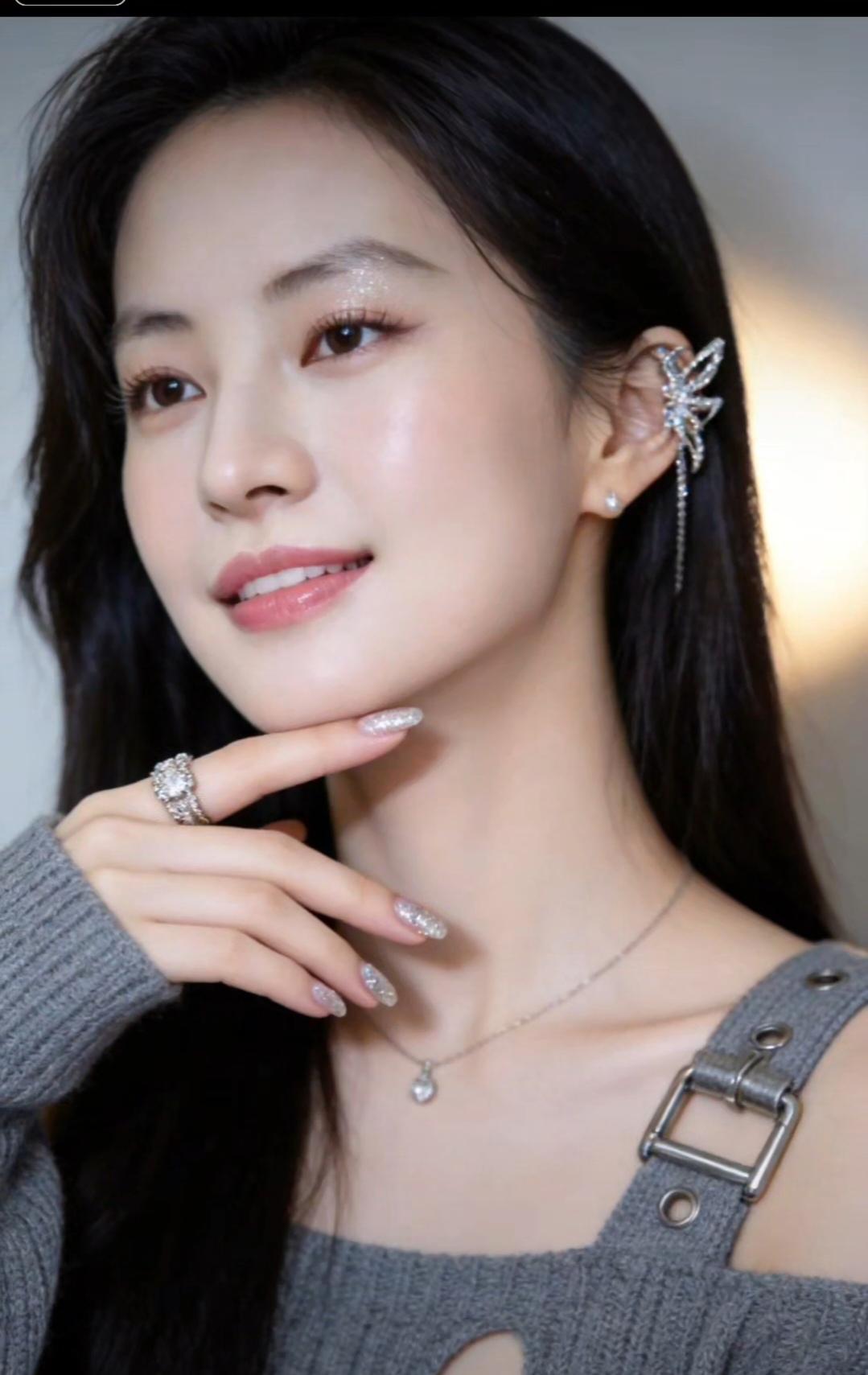 这位小姐姐好有气质！