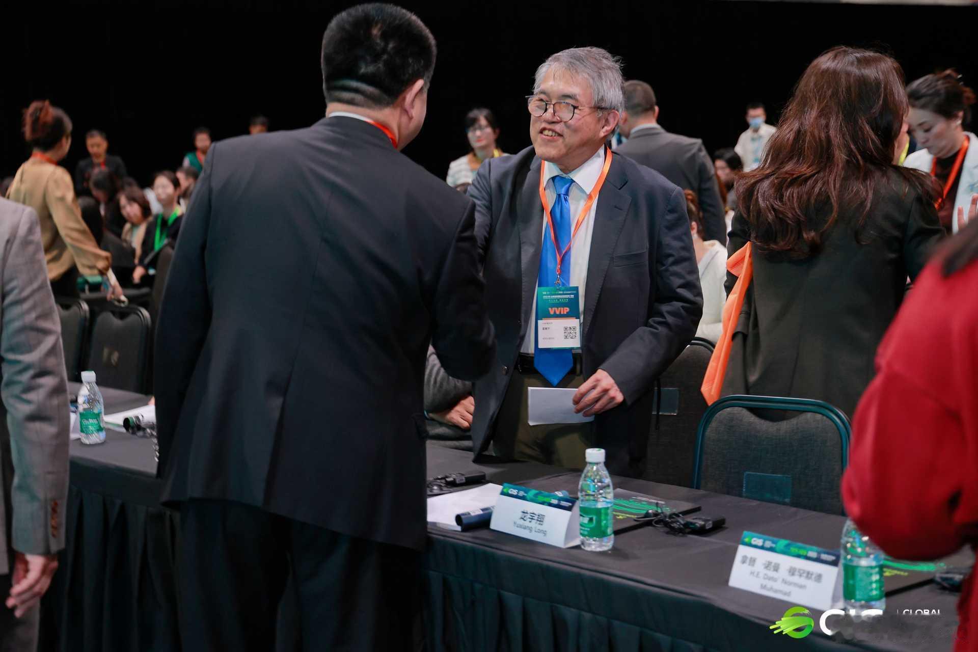 霍震宇主席宣布全球创新展暨全球创新峰会开幕2025GIS全球创新展暨全球创新峰会