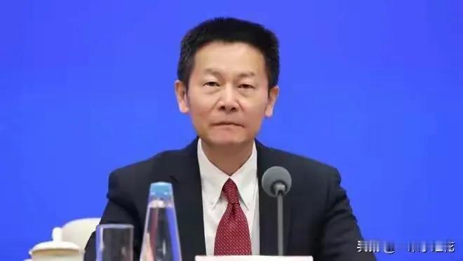 做了些什么？
首先对股市从3000点涨到4100点给予肯定，尽管半球股票下跌或者