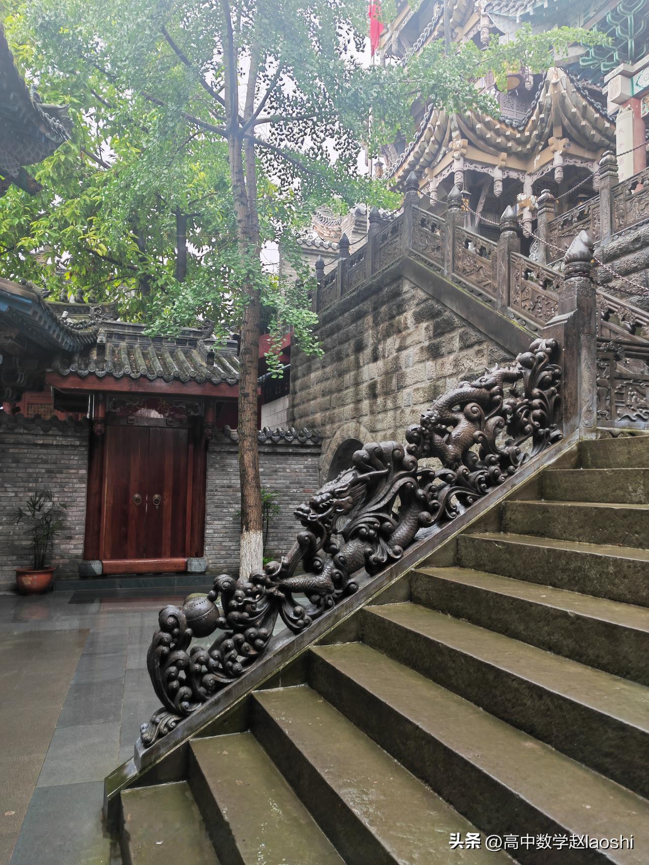 作为高中数学老师，我最不喜欢的就是晚自习课！但是高中生大部分都是住宿生，晚上适当