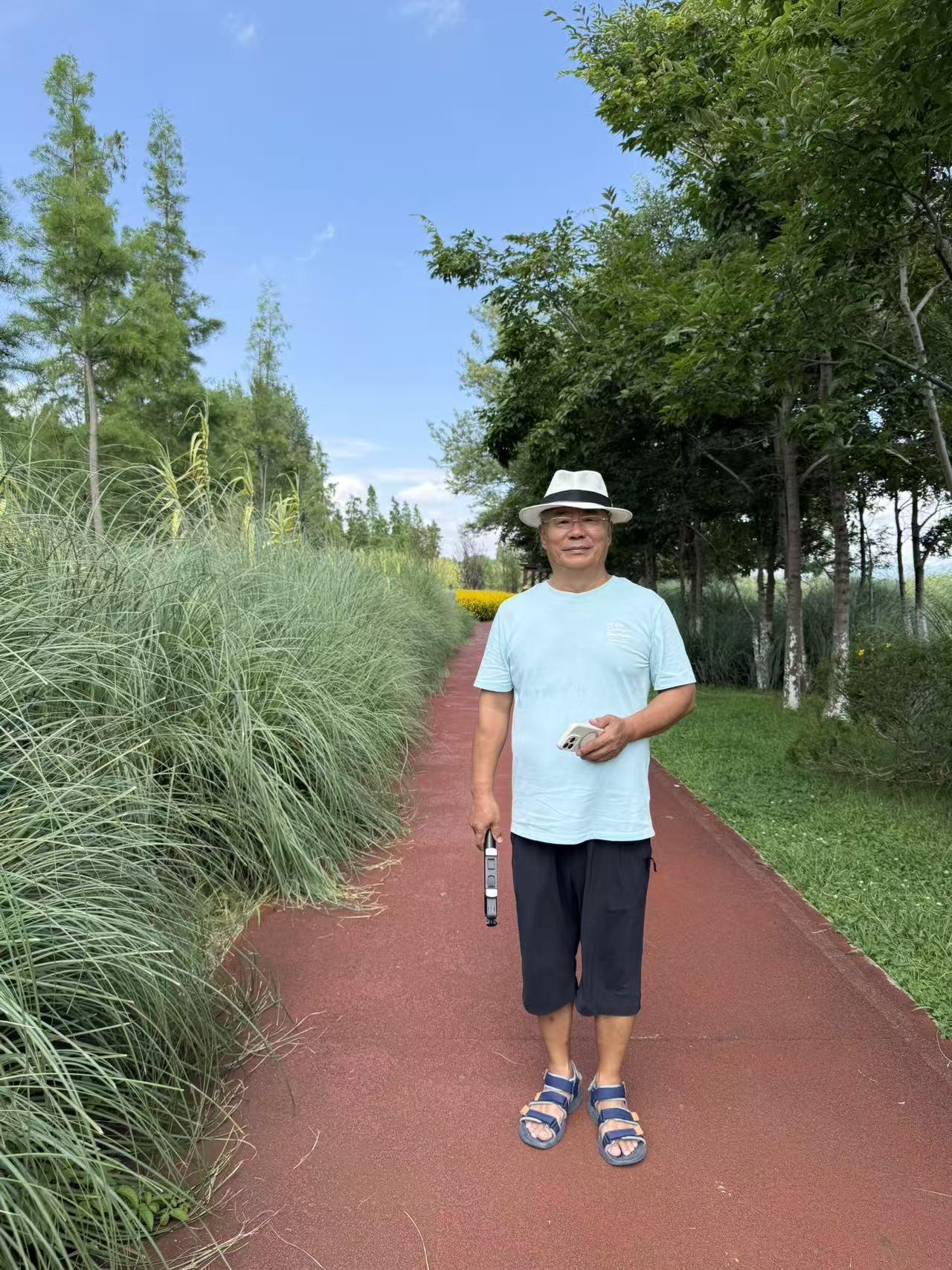 打卡宝丰湿地公园
宝丰湿地公园位于昆明市官渡区滇池北岸，占地1600余亩，是CO