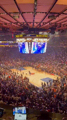 NBA这种场馆氛围真是顶级，总决赛尼克斯主场这上座率，简直是人山人海啊，必定疯狂