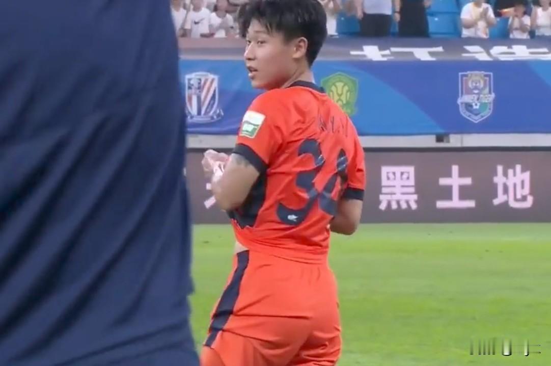 绝地反击！青岛海牛 1-1逼平成都蓉城，继4-2拿下云南玉昆后再抢保级关键积分！