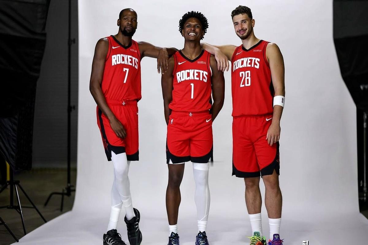 我跟你说，有些数据摆在面前，你是不敢信的。
上赛季罚球，全联盟垫底。垫底什么概念