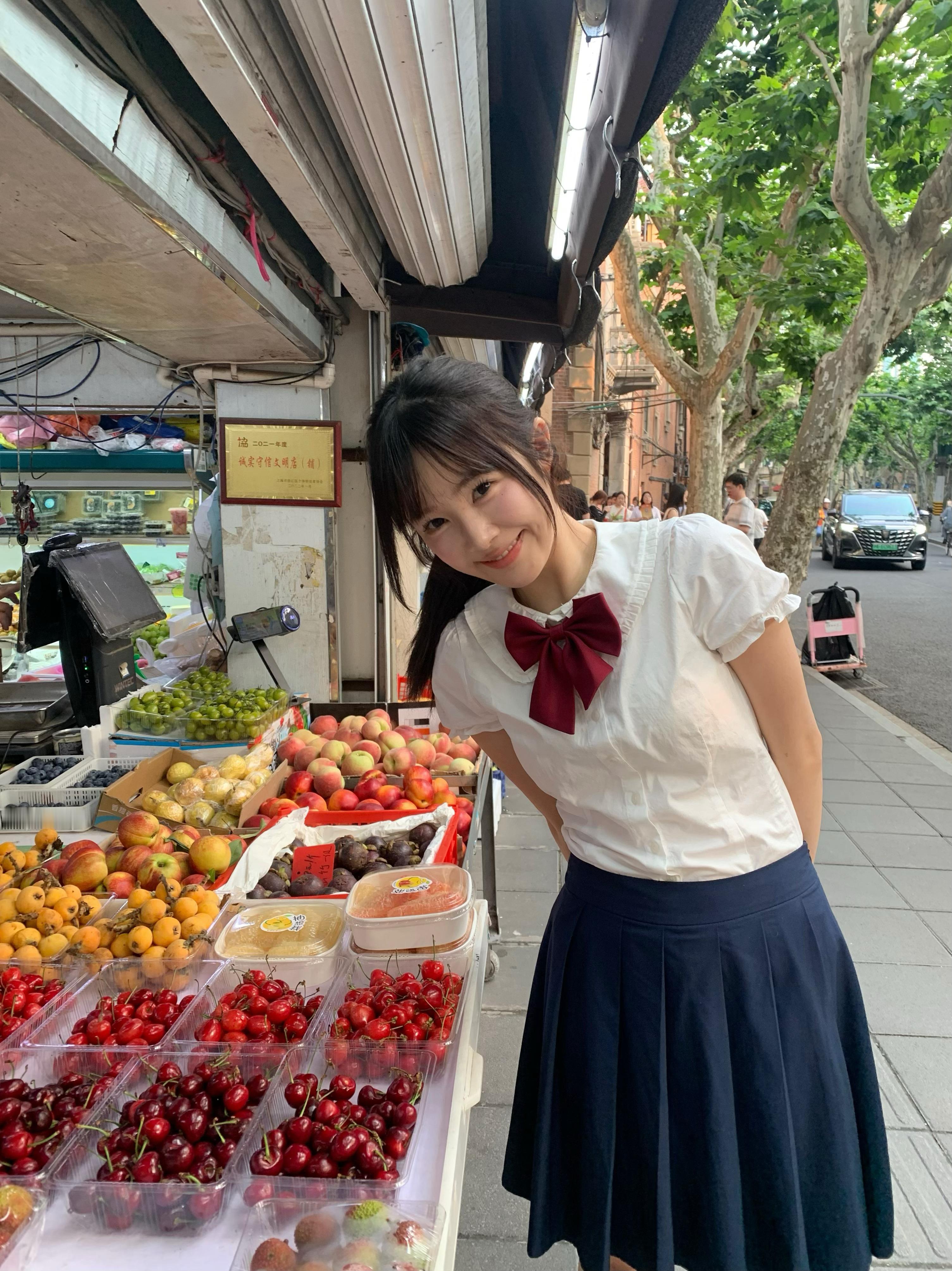 呀嘿～🍒🍑🍇🫐回家路上碰到的水果店