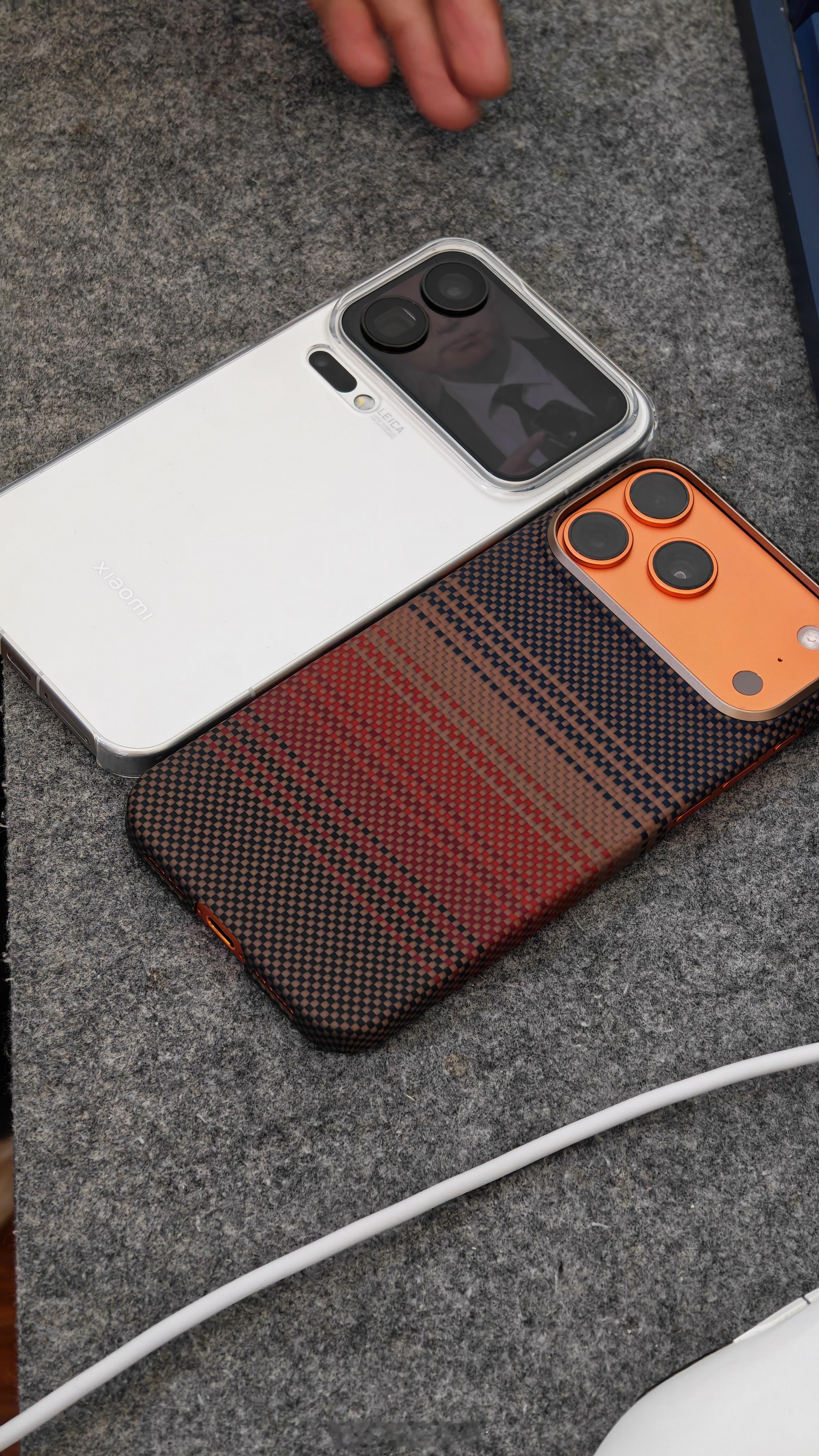 小米17Pro背屏做痛机爆火怎么看都比iPhone17要好玩的多～ ​​​