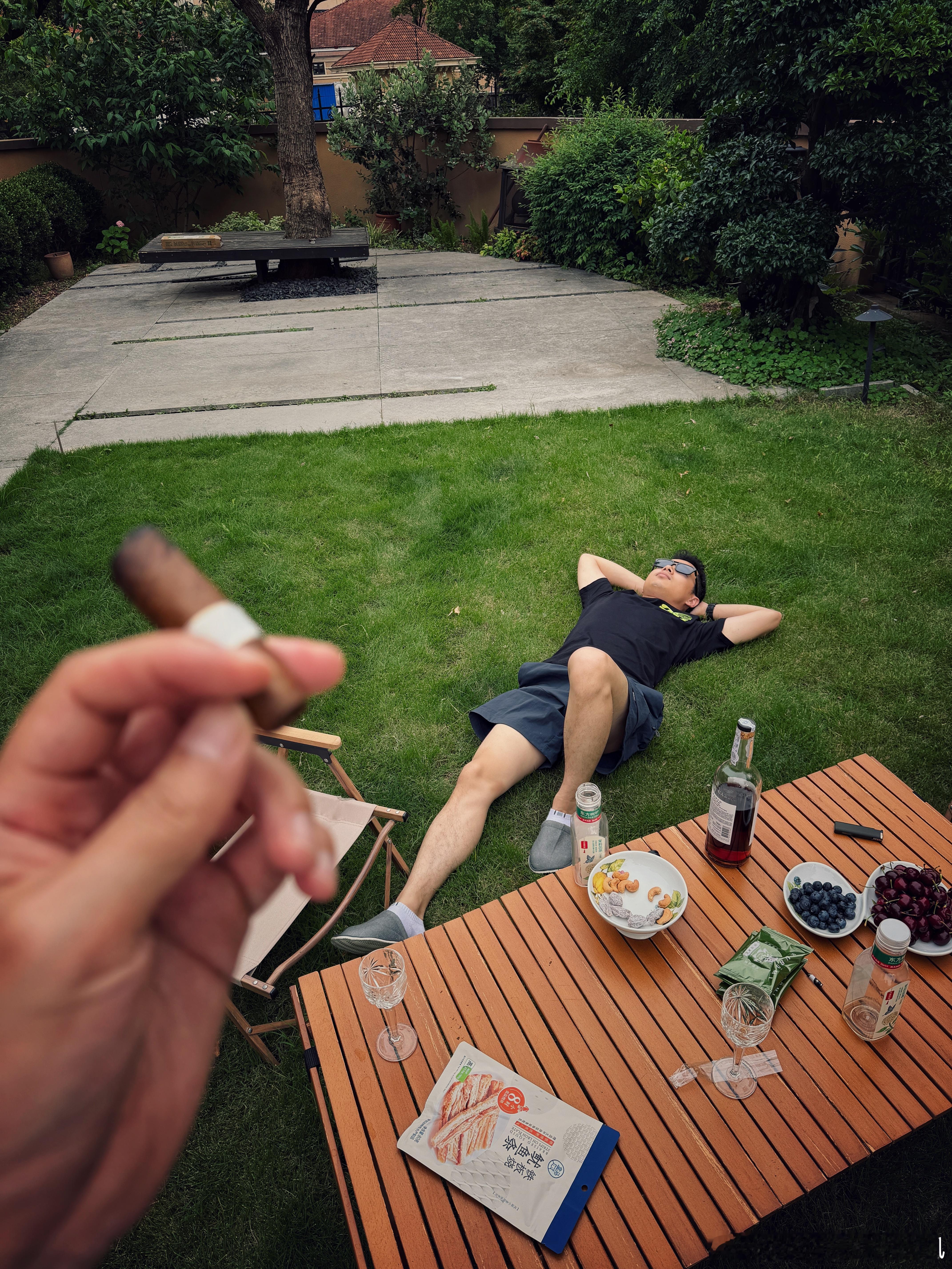 夏日傍晚 和冠军干一瓶🥂 我俩谁车更帅