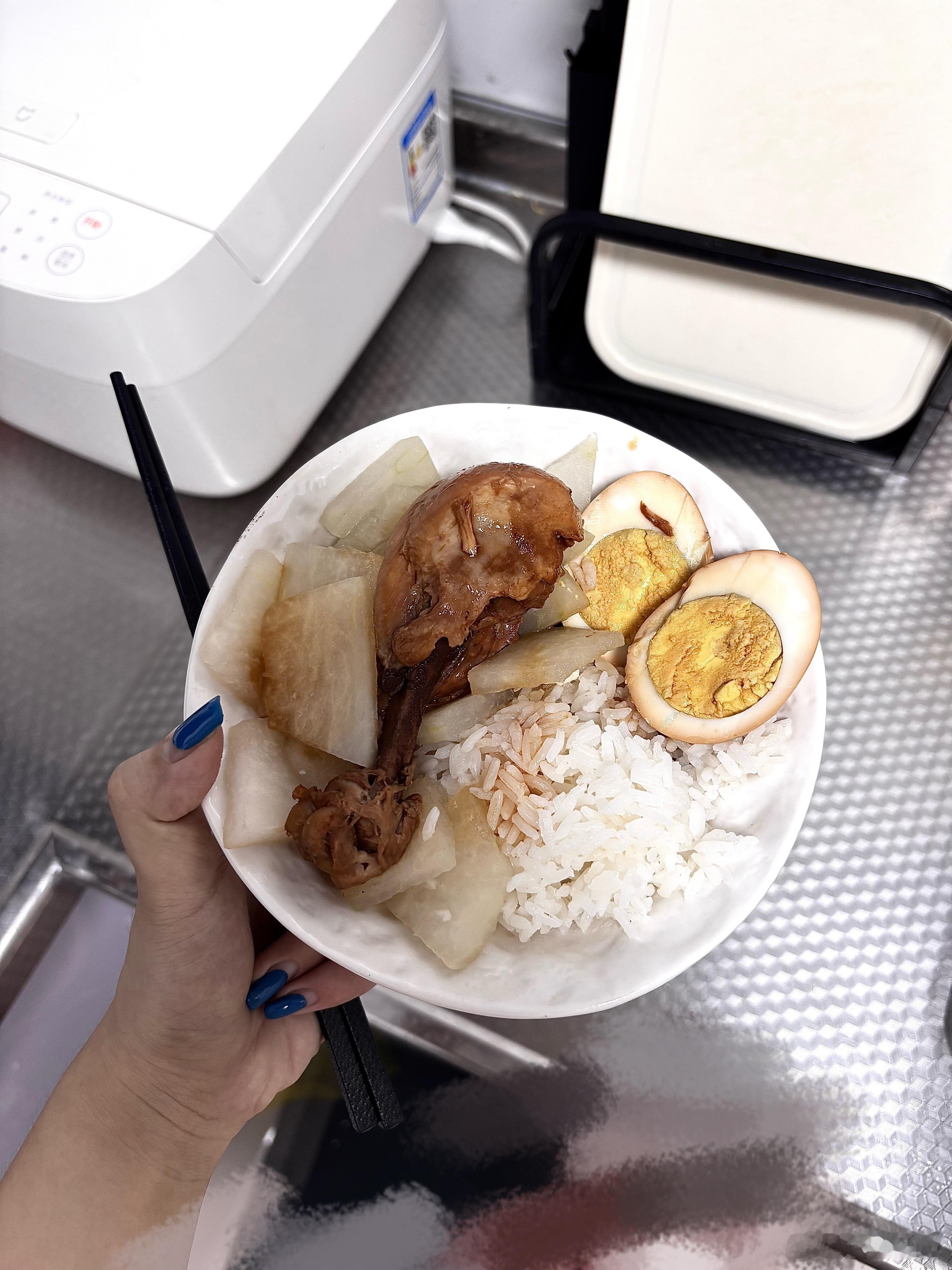 到底要吃几顿自制鸡腿饭才能减肥成功，在这个替西司美流行的时代像我这种依旧坚持手搓