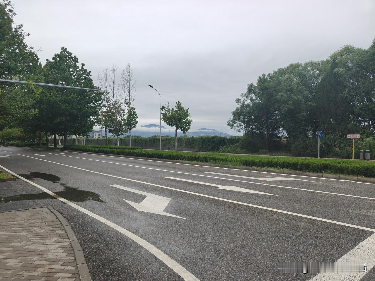 高远4比0!
  在2024年澳门世界杯男单半决赛中，林高远状态绝佳，他以4比0