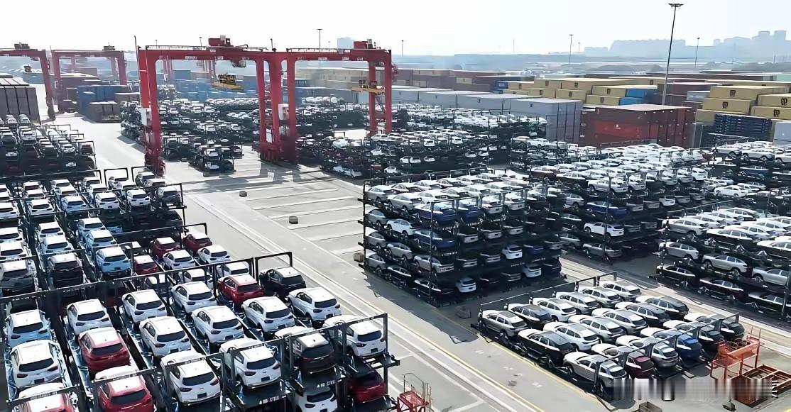 这也太猛了吧！

2001年，我国对外贸易顺差：340亿美元。

2010年，我