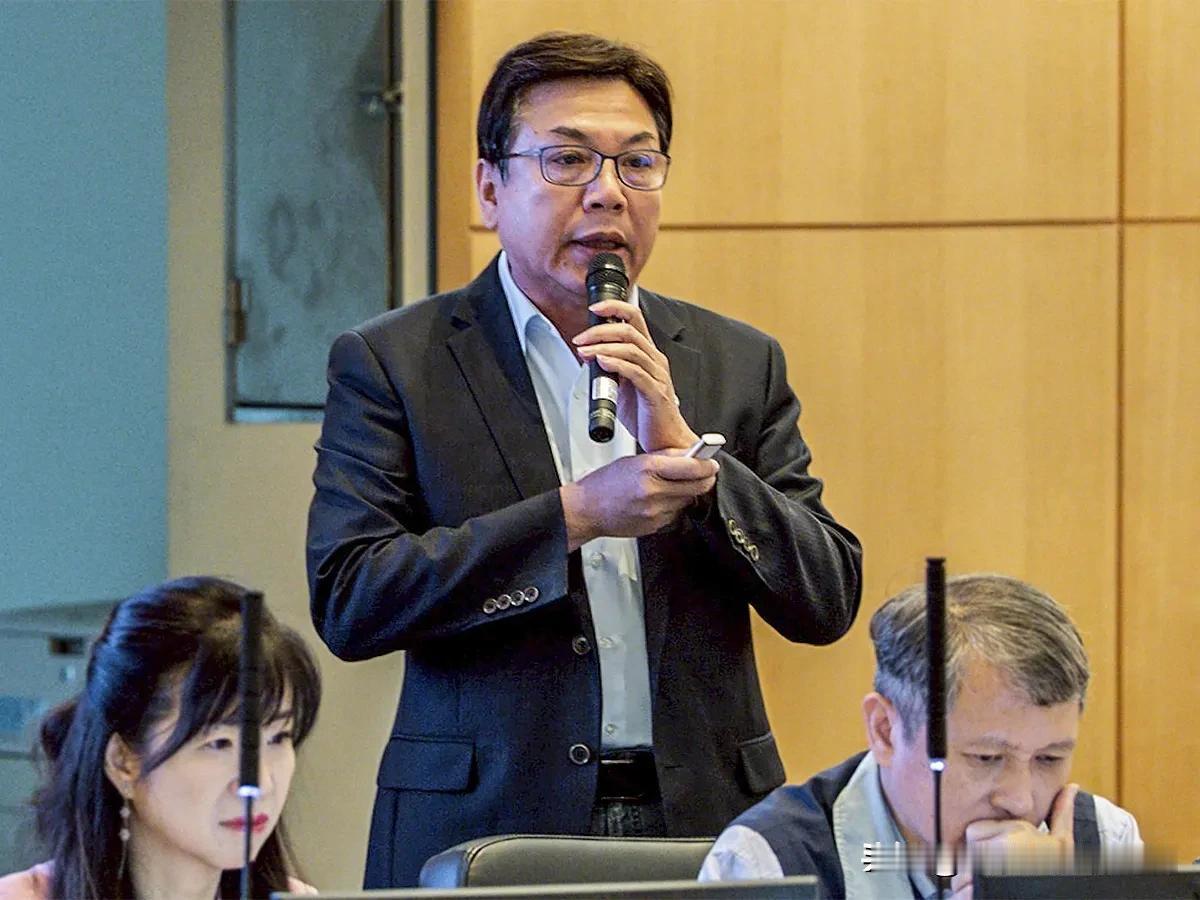 刘和然要求公平，可是你有没有那个实力呢？

郑丽文在节目中说出要征召李四川的意思