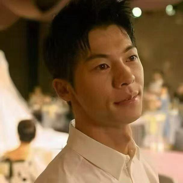 不是人人都是周潇齐，也不是人人都会等你15年 ​​​