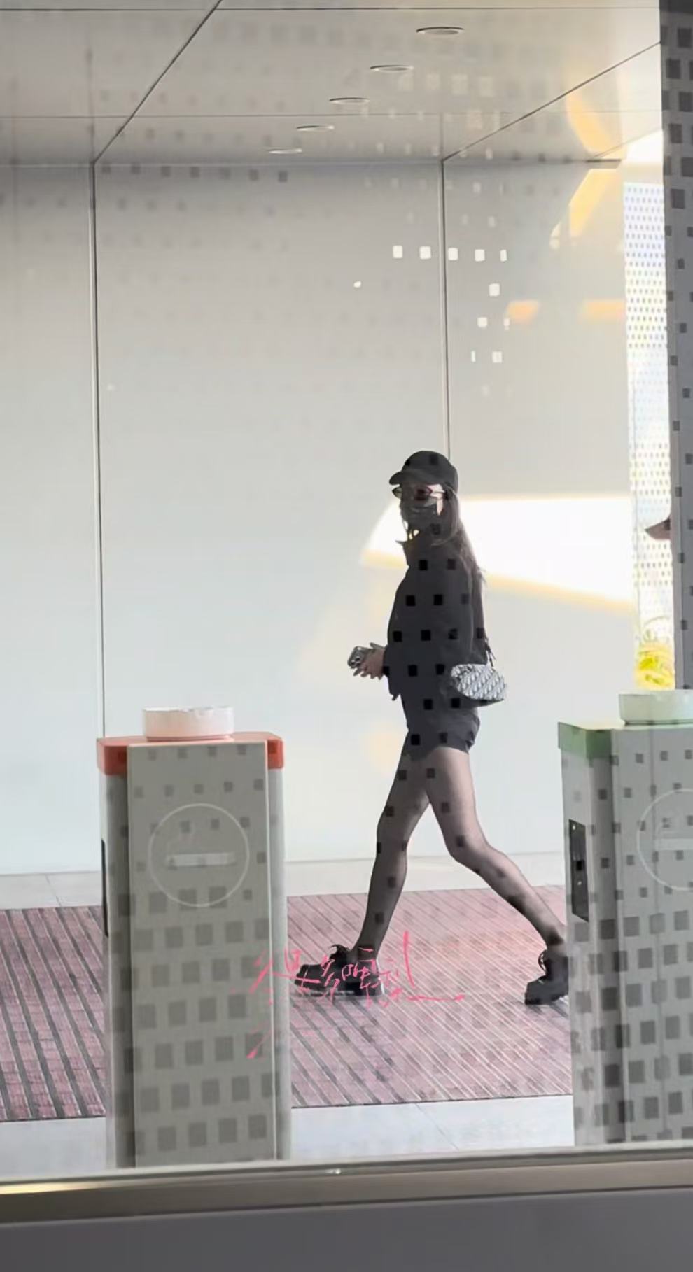 黑丝热巴黑丝迪丽热巴OMG 好权威的腿