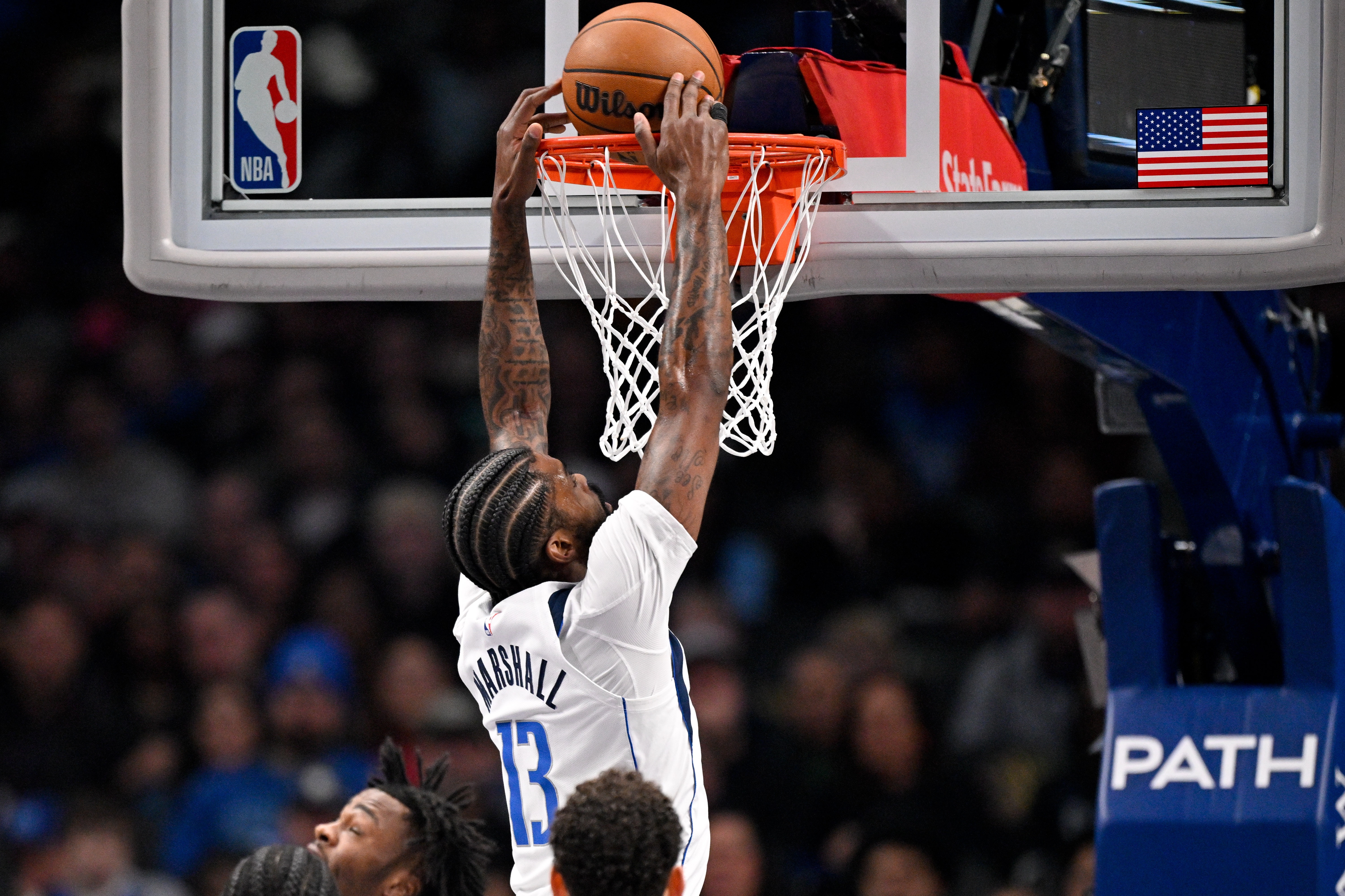 据统计，马绍尔以80%命中率得到至少30分5篮板5助攻，独行侠队史第二人，比肩东