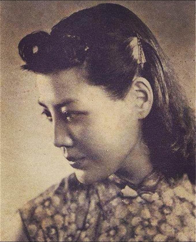 我的先辈我的神！ 英茵，名门之后，上海著名女影星。1939年初，英茵结...