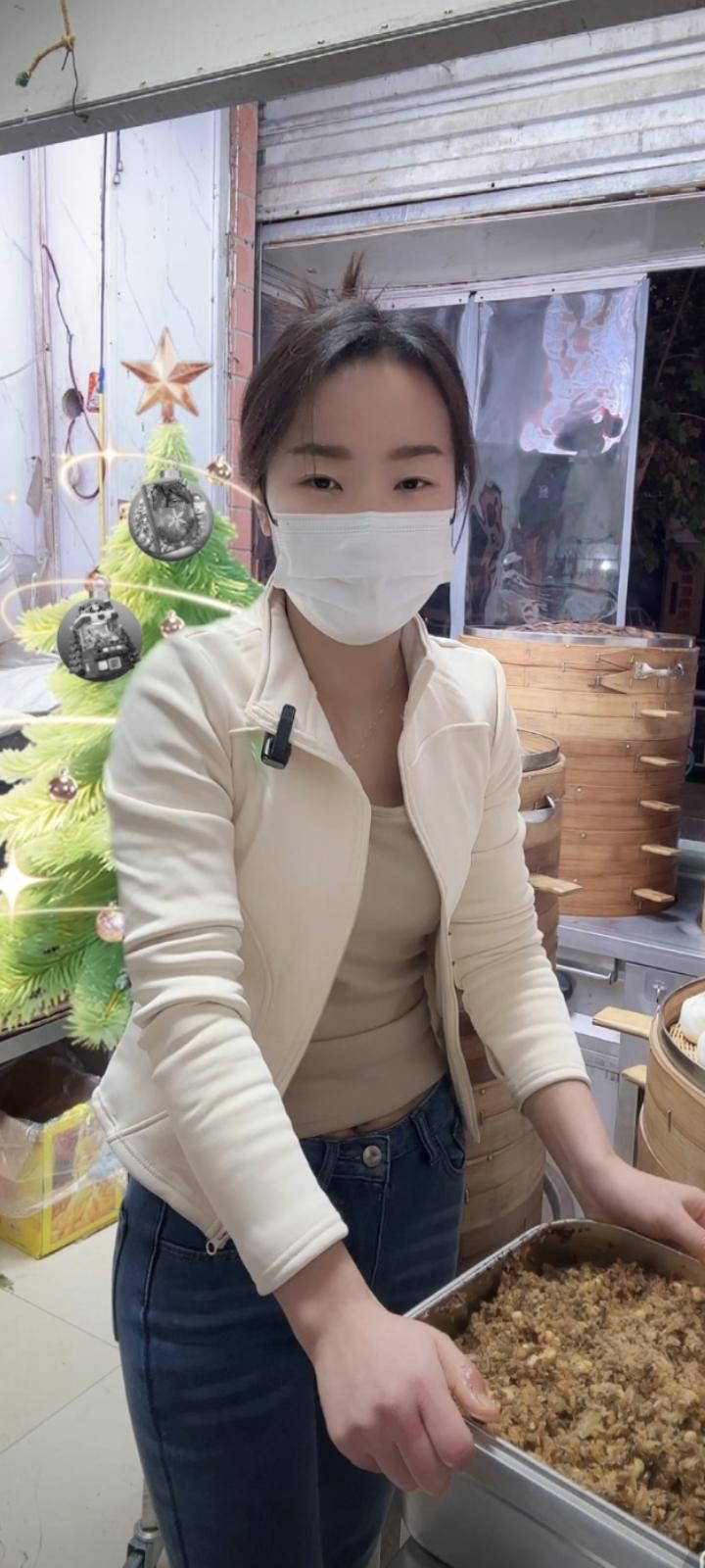 我的心很小，小到只能装下一个你；我的心又很大，大到能装下你所有的喜怒哀乐。