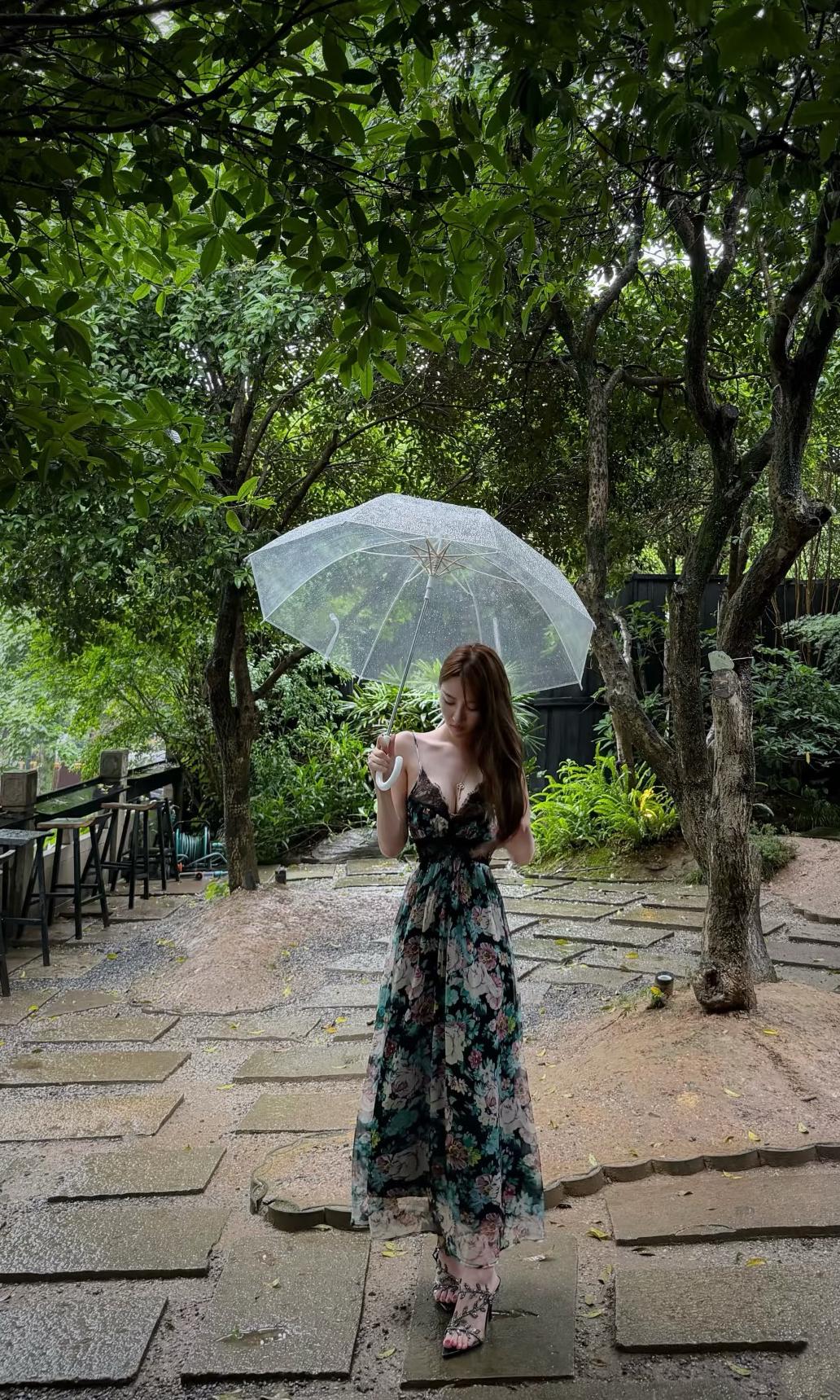 95后空姐夏日穿搭[彩虹]
民航人对于夏天的雷雨季从来好感不多[笑哭]高企延误率