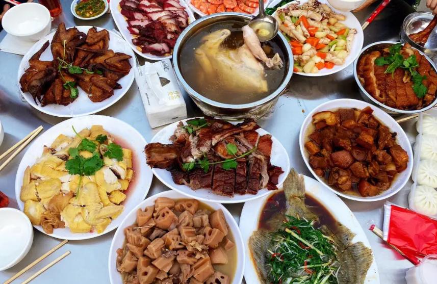 脸都不知往哪搁！上月底陕西同学在老家办结婚酒，我驱车1280公里前往吃席，随礼5