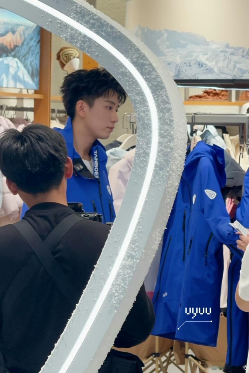 王子奇和男大有什么区别 根本就是没有任何区别的程度好吗？这张脸完全就是少年感十足
