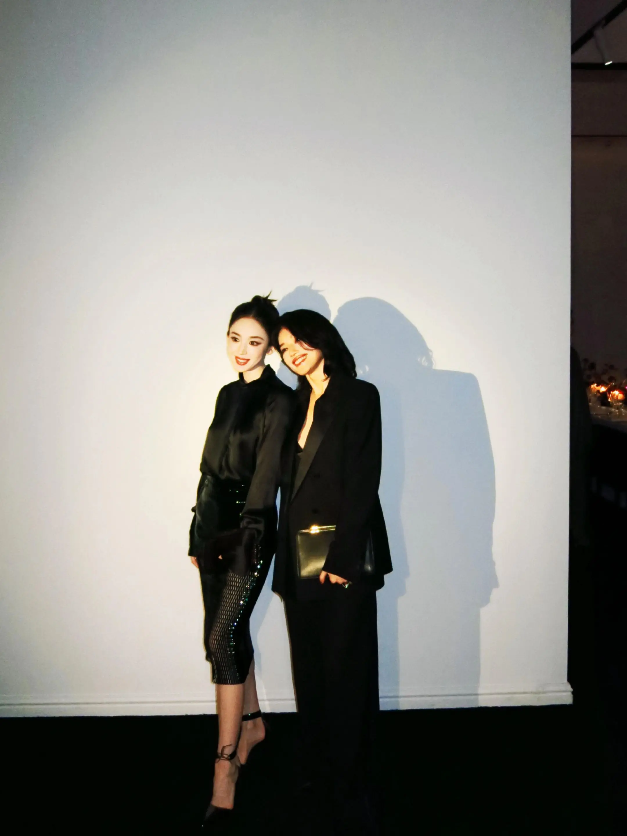TF：来吧展示军火库。舒淇和娜扎 TF太绝了