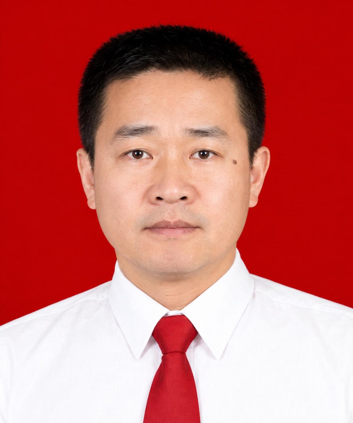 曾凡江，男，汉族，56岁，中共党员，中国科学院新疆生态与地理研究所策勒荒漠研究站