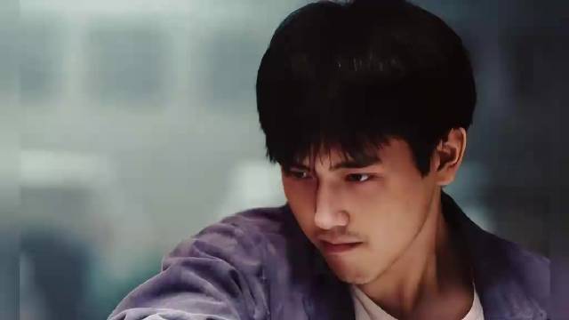 档期冠军主要在《神探之痕迹》和《生化危机：爆发夜》之间角逐。后者10月5日才上映，错失大部分档期红利