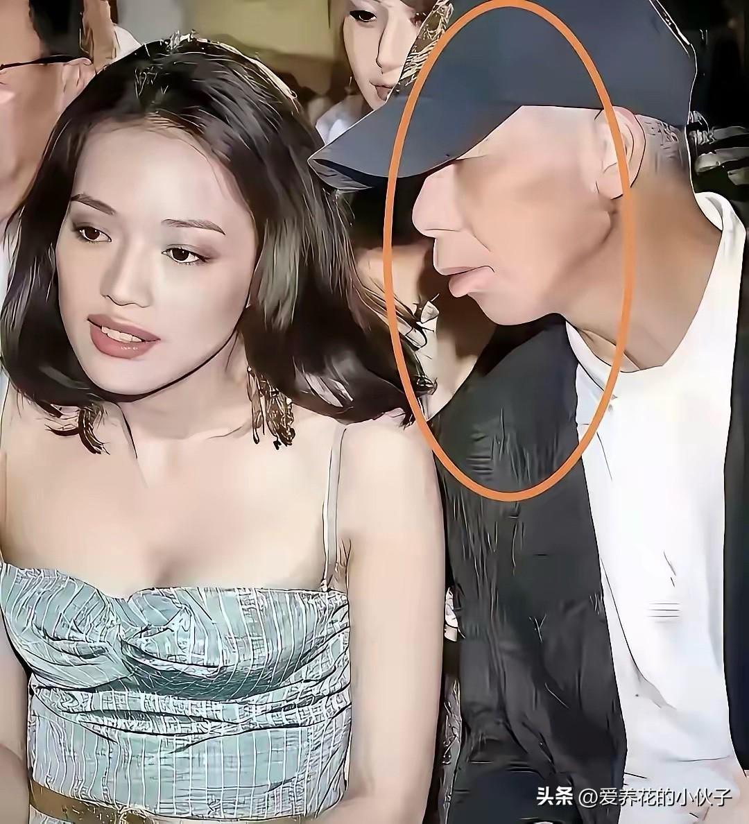 我感觉这是冯小刚导演最想删除的一张照片，对此你怎么看？

不过我发现拍这张照片的