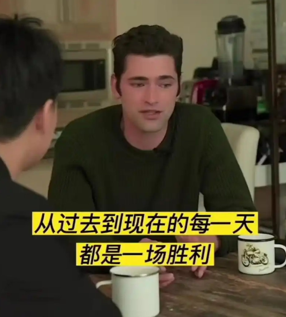 奚梦瑶的前男友是世界级的超模肖恩。肖恩那会儿也可宠她了，奚梦瑶真幸福，遇见的男人